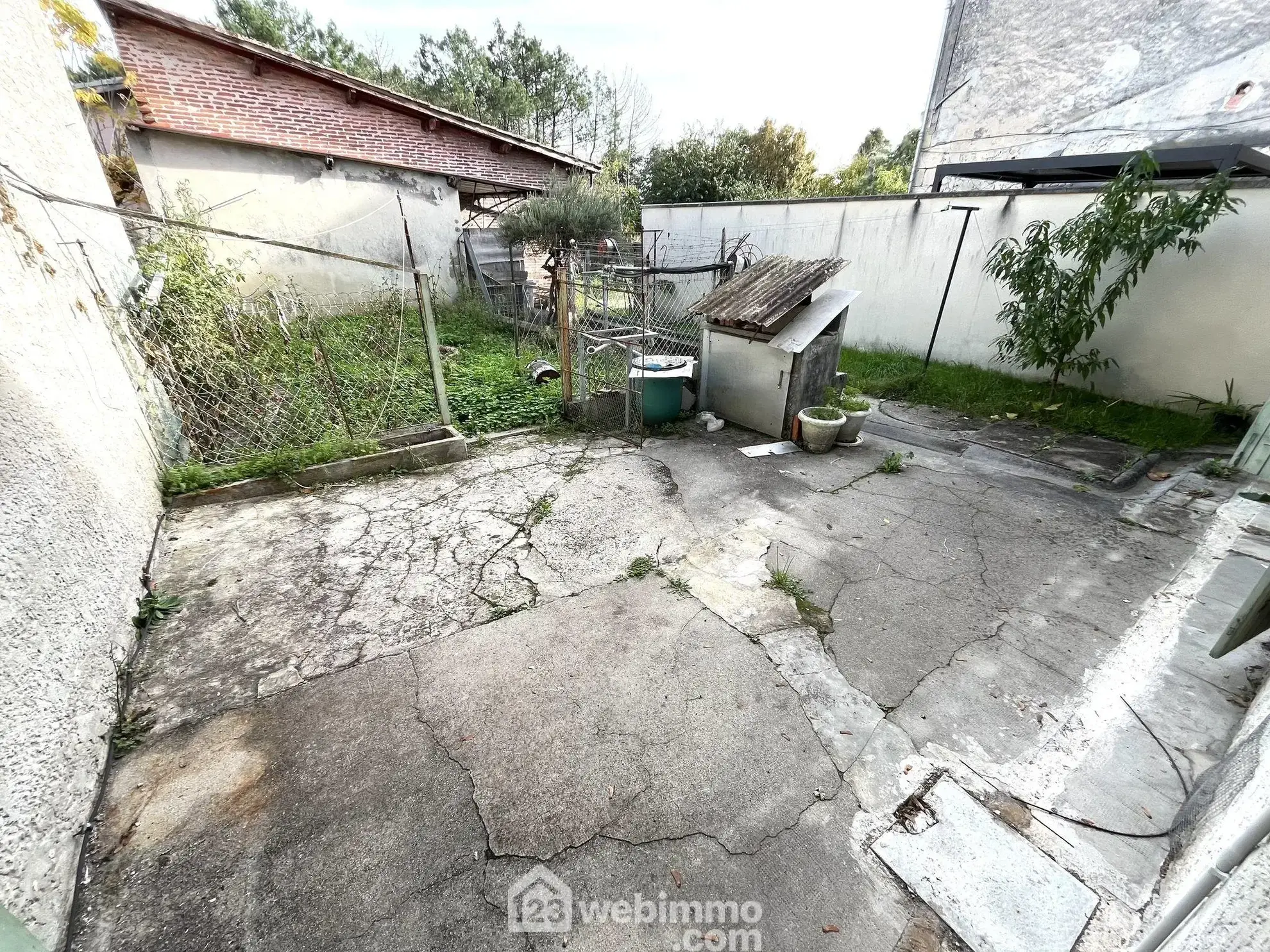 Maison à rénover de 72m² à Blanquefort-Caychac, centre-ville 