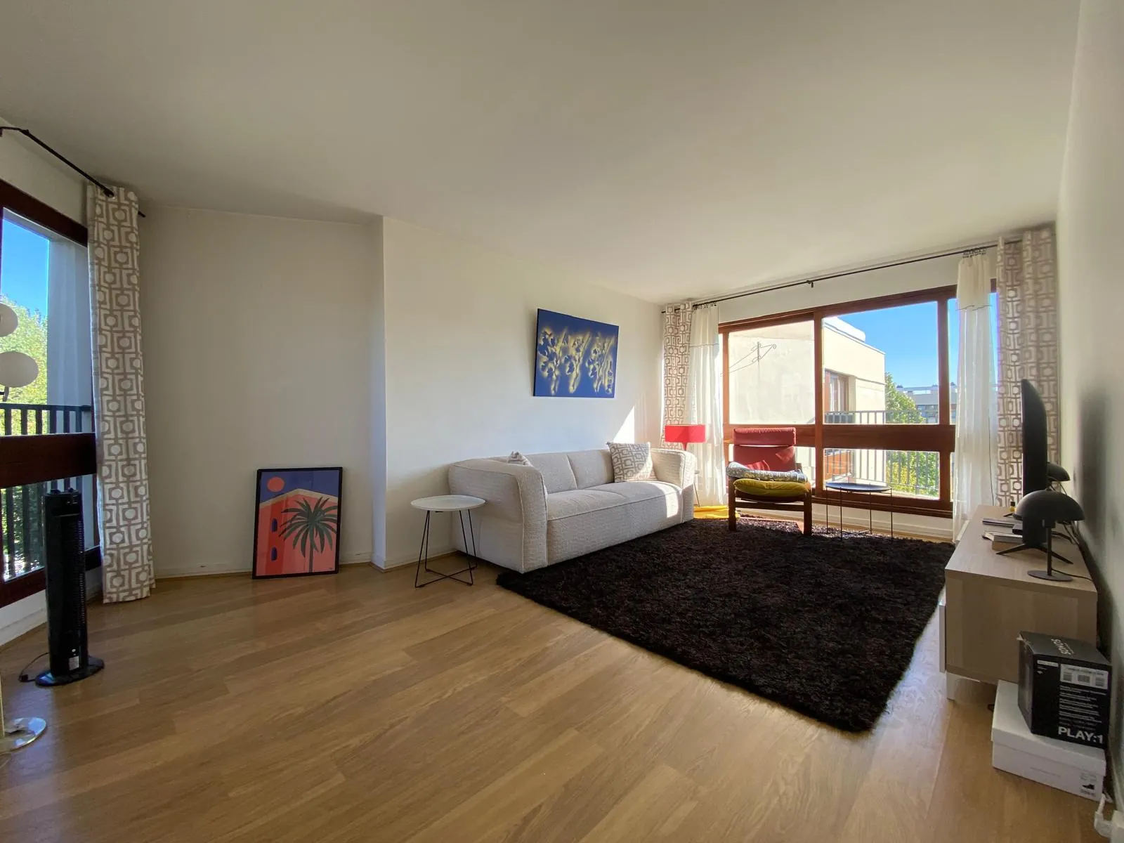 Appartement T3 au dernier étage avec balcon et parking près de Parly 2 