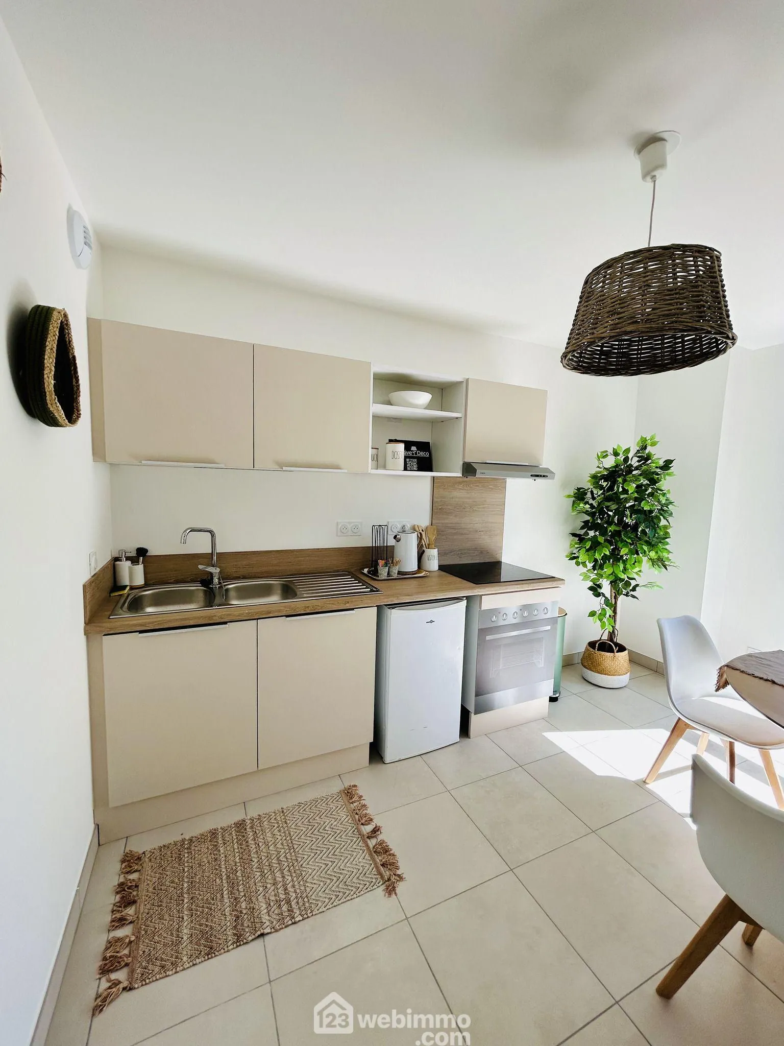 Appartement 3 pièces moderne avec terrasse et parking à Agde 