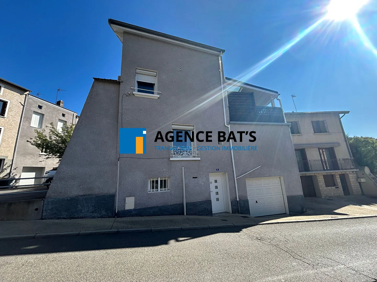 Maison de ville F5 avec terrasse et garage au centre de La Fouillouse 