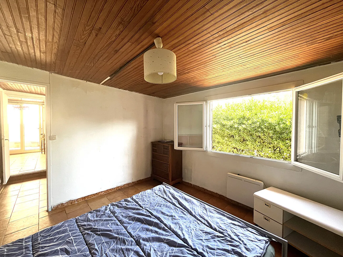 Maison à rénover de 72 m² à Septèmes Les Vallons avec dépendance et grand parking 