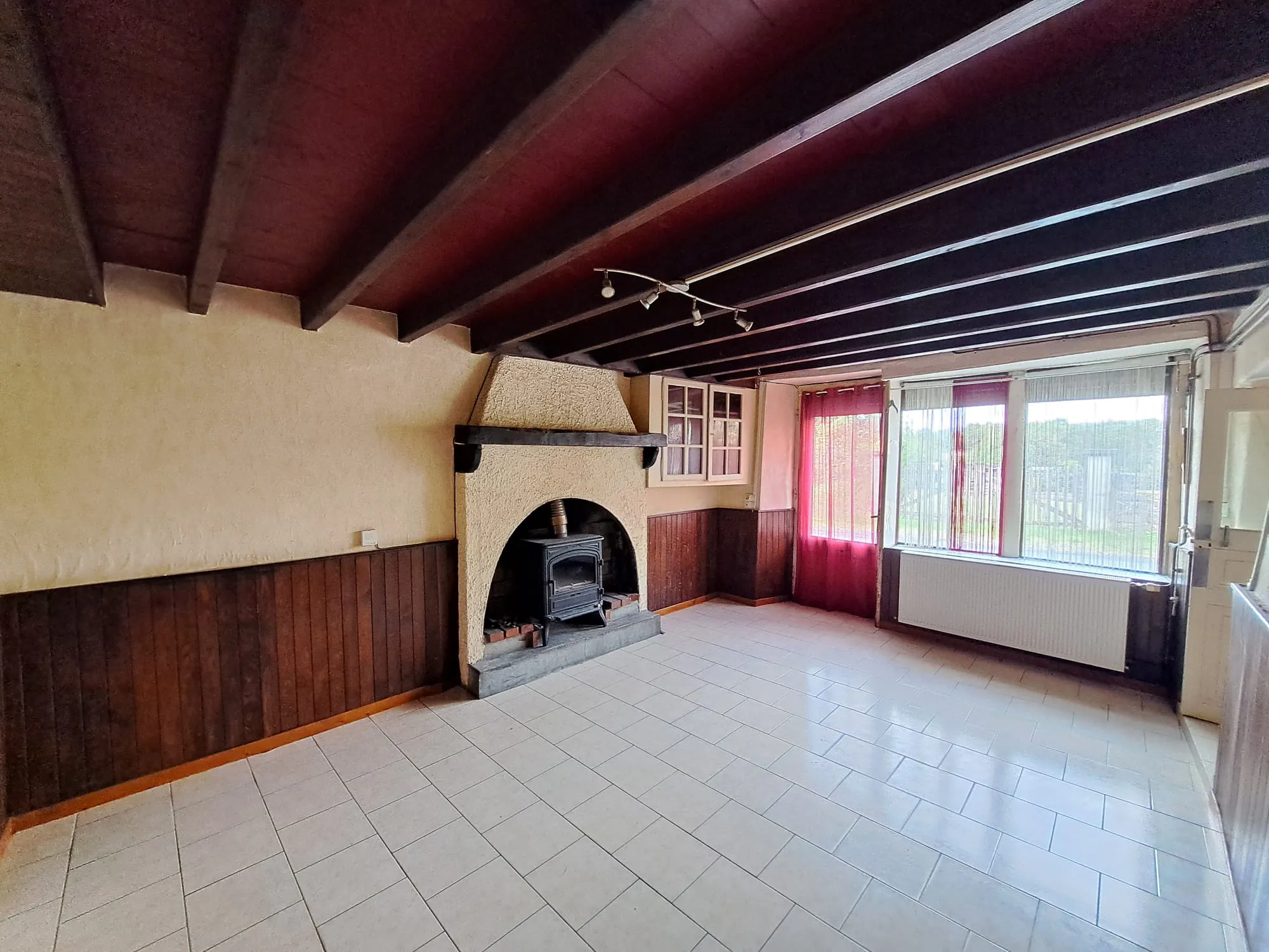 Maison de hameau à vendre à Marsac-en-Livradois, 123 m² avec dépendances et garage 