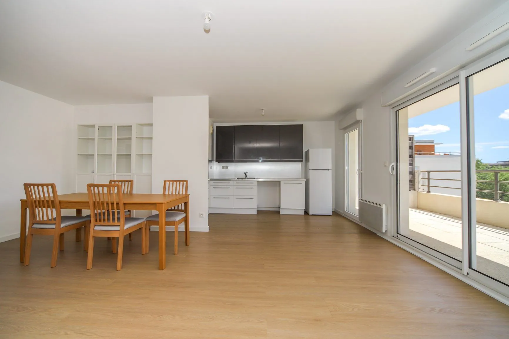 Appartement T4 rénové avec terrasse et garage à Montpellier 