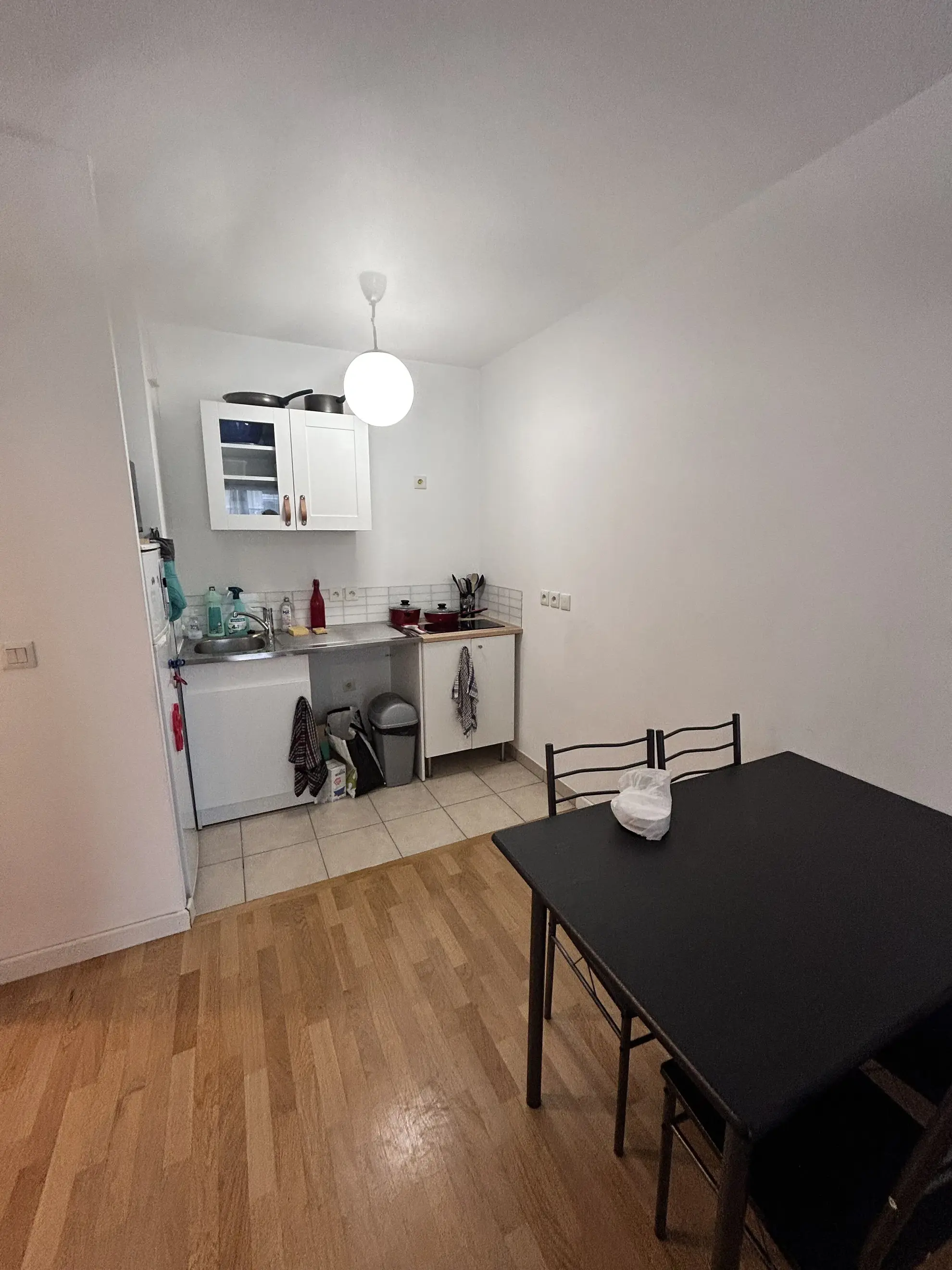 Appartement récent de 35 m² à Buc avec vue panoramique et parking privé 