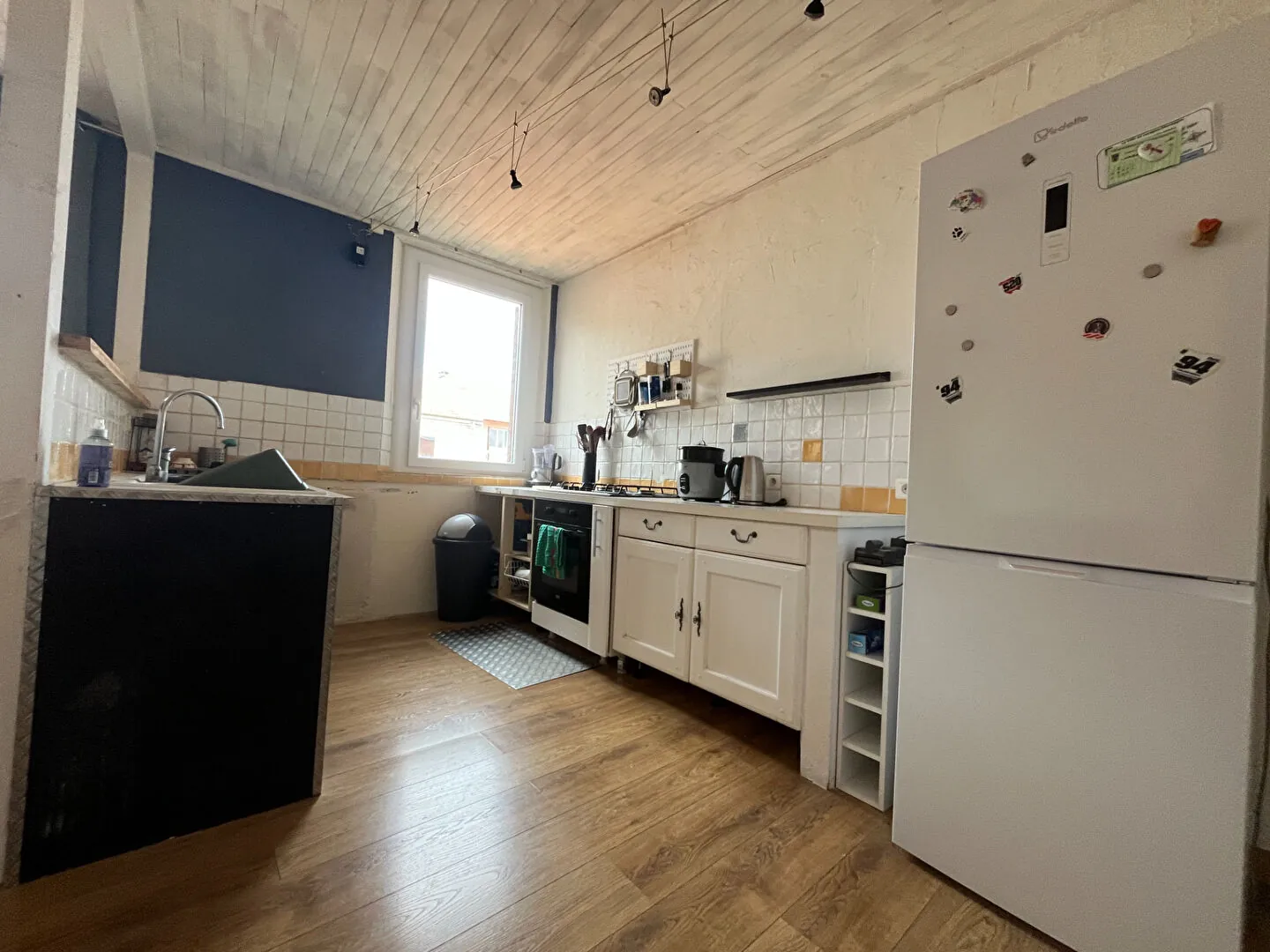 Appartement 3 pièces en duplex à Laragne-Monteglin – Centre-ville avec potentiel 