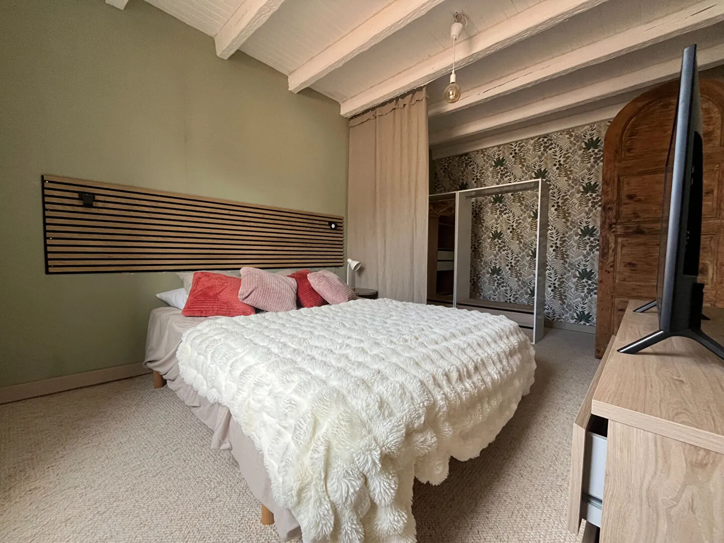 Appartement 3 pièces en duplex à Laragne-Monteglin – Centre-ville avec potentiel 