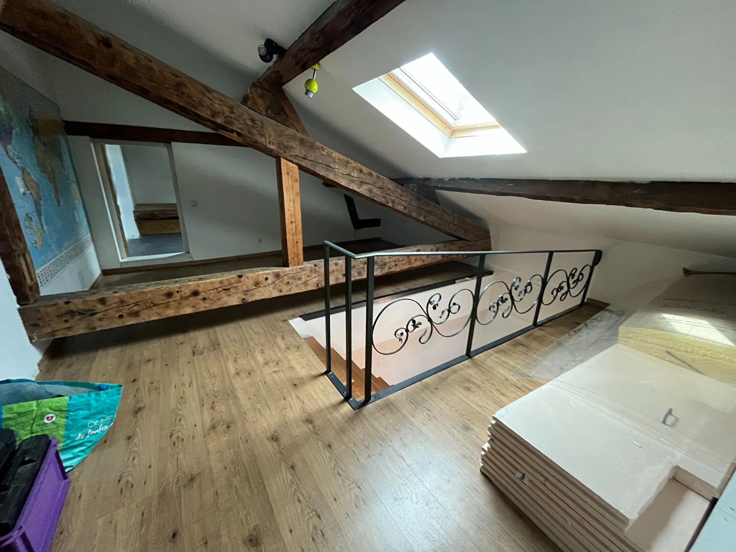 Appartement 3 pièces en duplex à Laragne-Monteglin – Centre-ville avec potentiel 