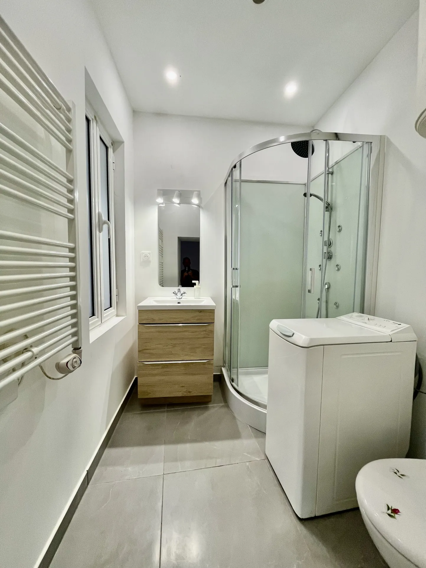 Appartement T2 rénové de 41 m² à Nîmes, proche du centre-ville 