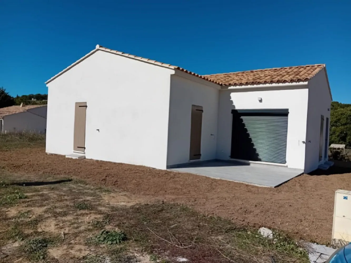 Villa neuve de plain-pied de 90 m2 avec terrain de 350 m2 à Saignon 