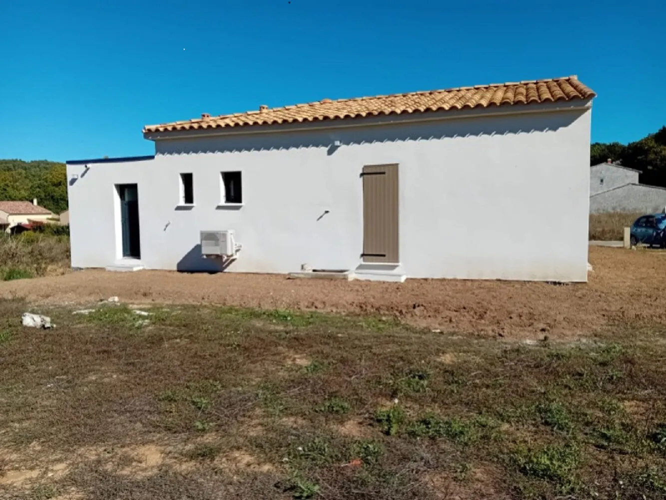 Villa neuve de plain-pied de 90 m2 avec terrain de 350 m2 à Saignon 