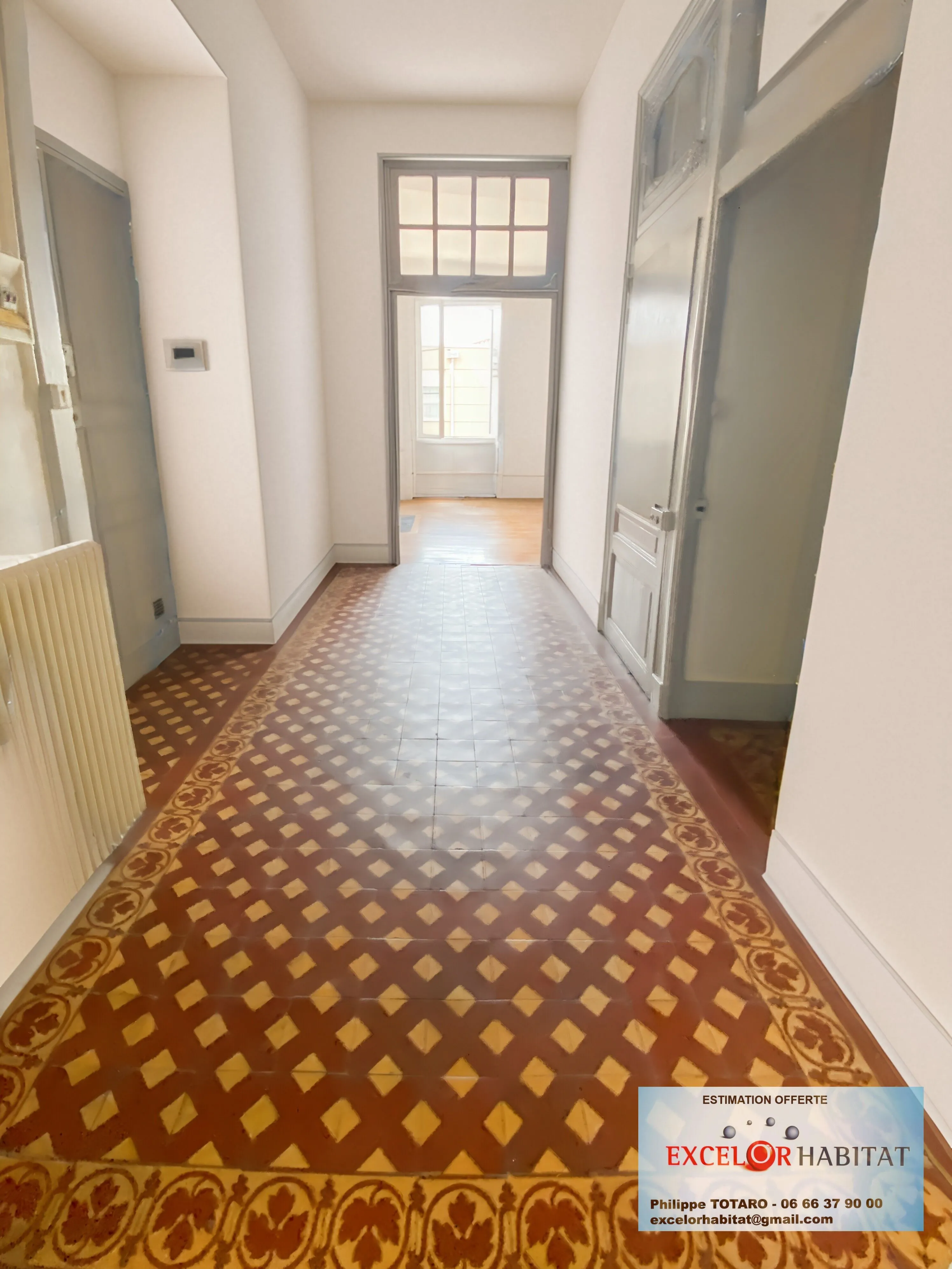 Appartement de caractère de 120 m² à Mâcon en hypercentre 