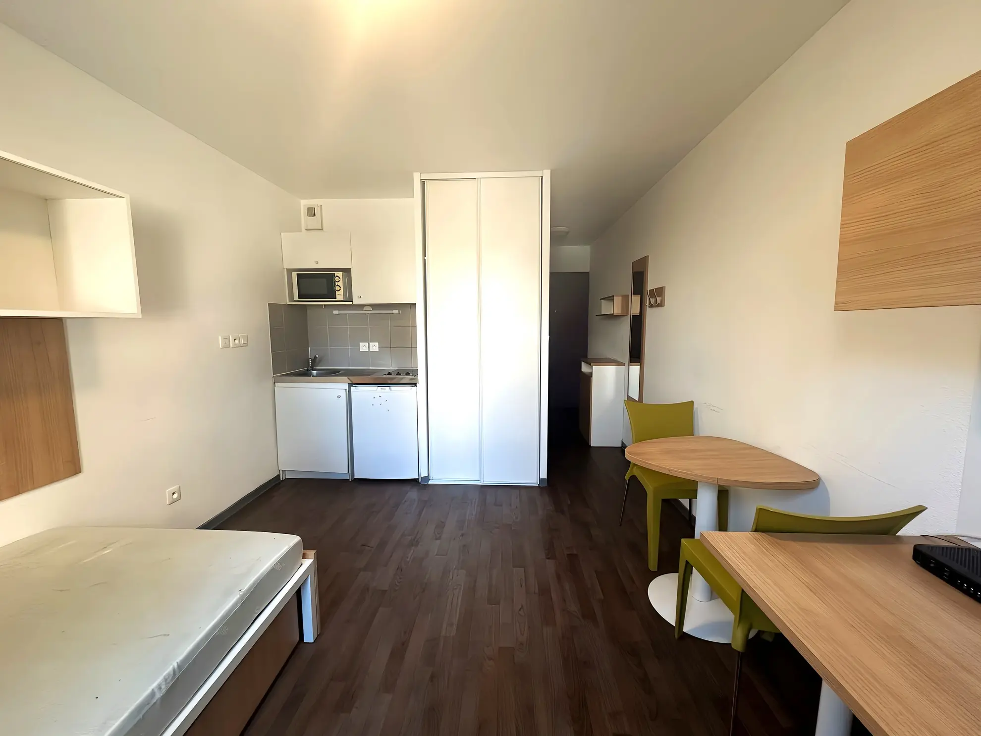 Investissement locatif à Marseille : Studio meublé avec parking, rentabilité 5 %