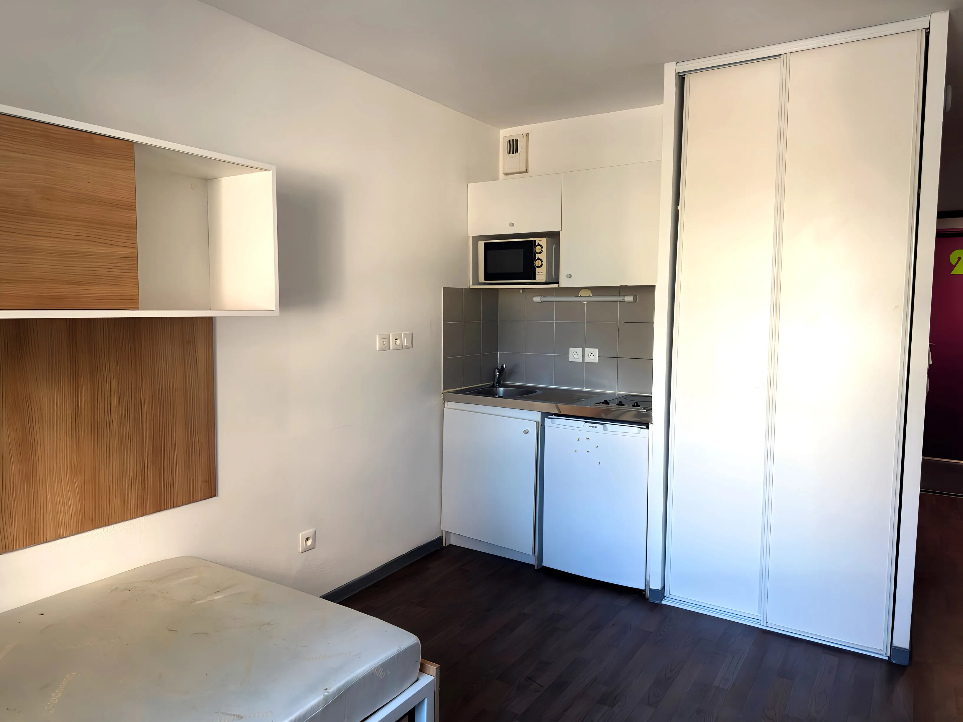 Investissement locatif à Marseille : Studio meublé avec parking, rentabilité 5 % 