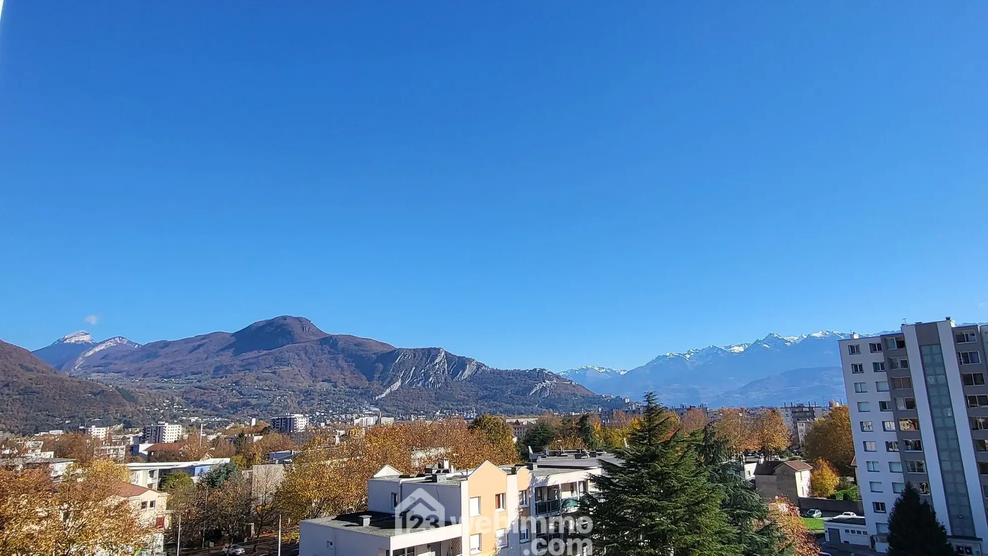 Achat appartement T4 à Fontaine avec vue exceptionnelle et cave – proche tramway 