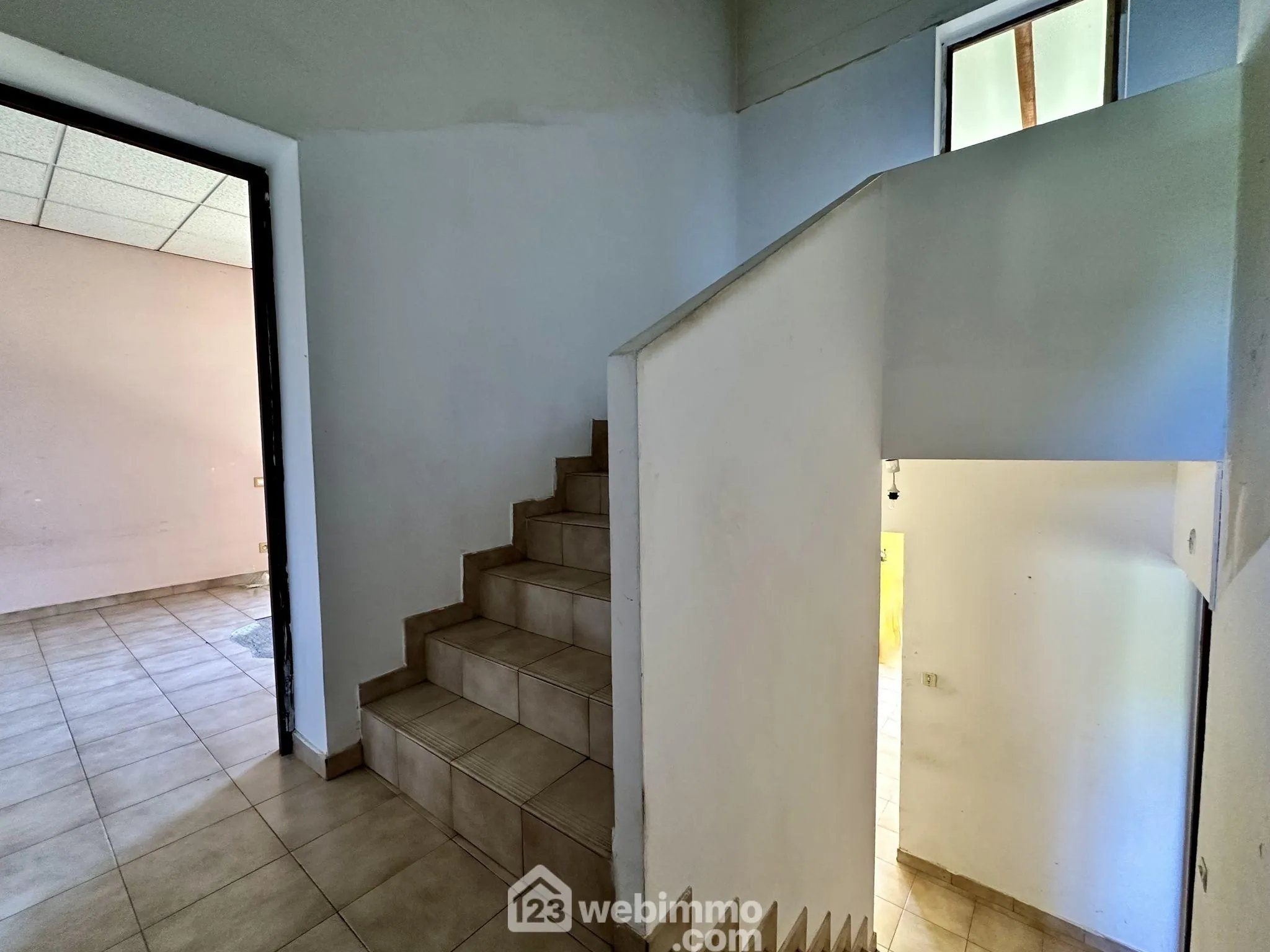 Maison à Biguglia de 96 m² avec jardin et garage, idéal pour rénovation et vie familiale 