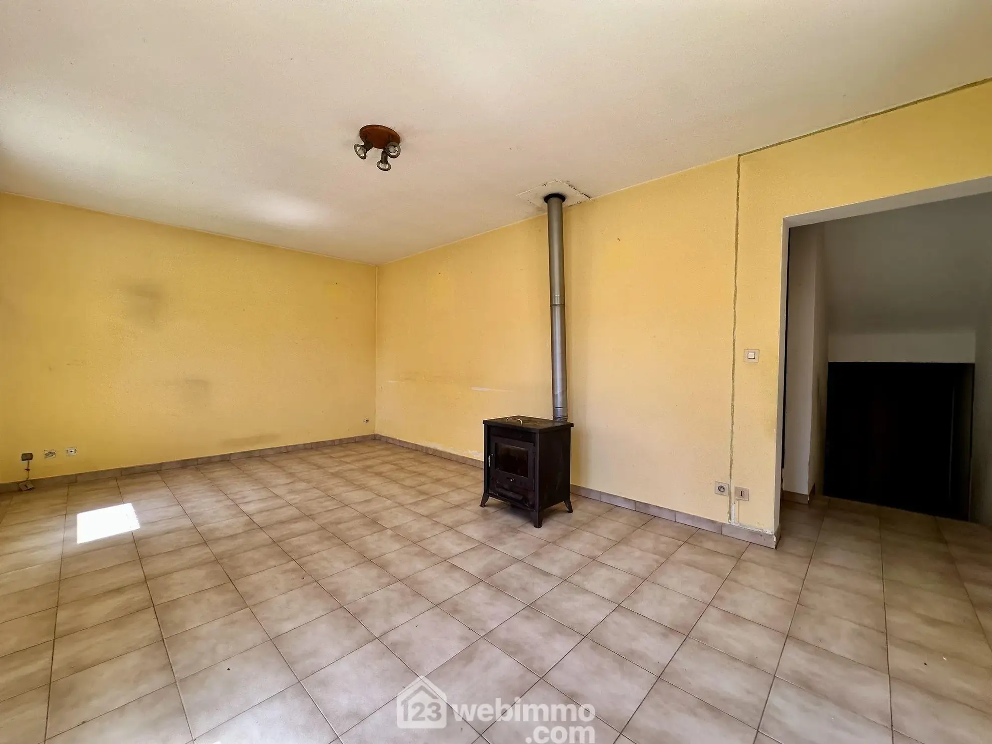 Maison mitoyenne de 96 m² à Biguglia Ficabruna avec jardin et garage 