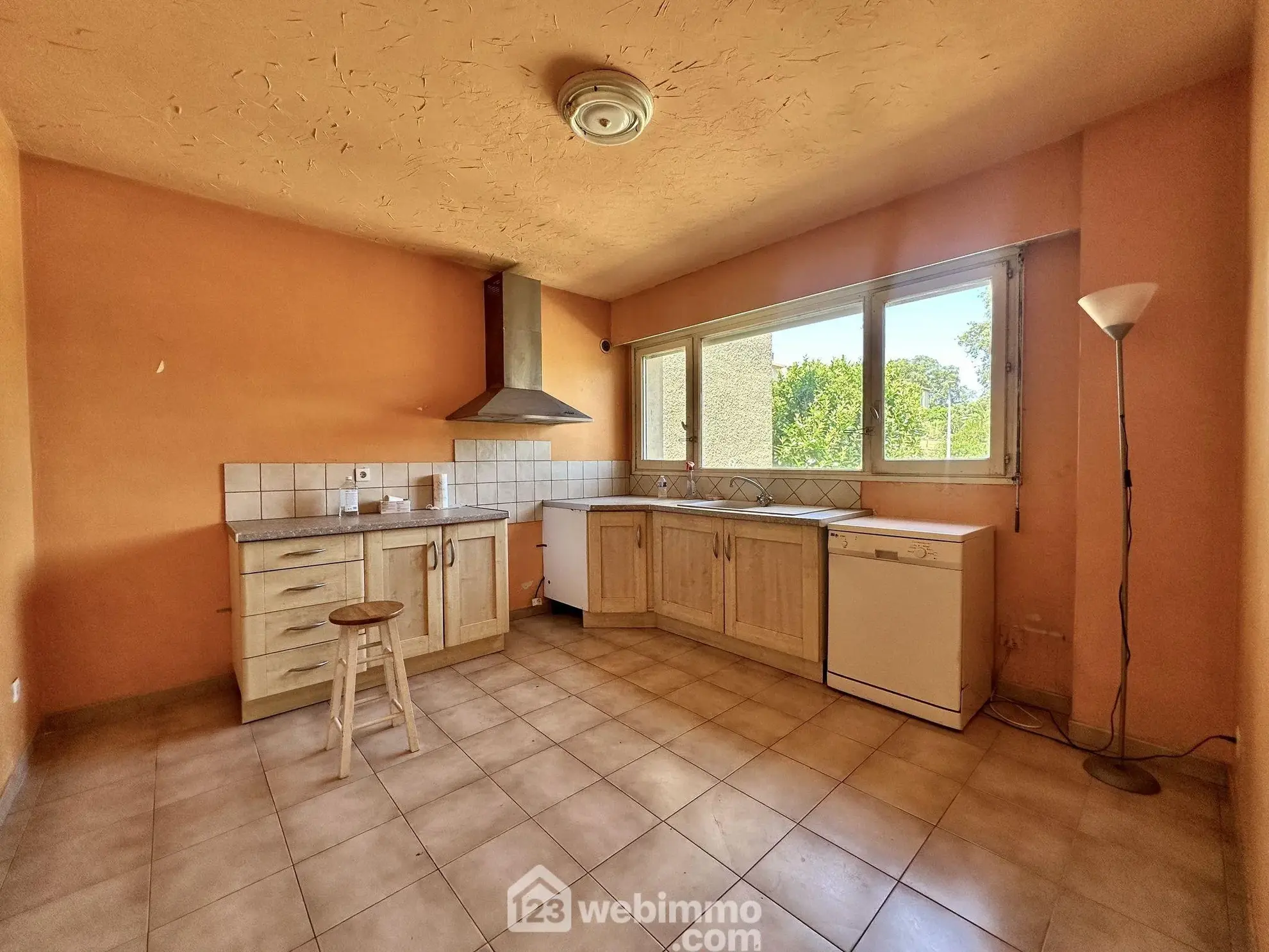 Maison mitoyenne de 96 m² à Biguglia Ficabruna avec jardin et garage 