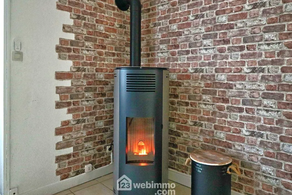 Maison rénovée de 113 m² avec jardin clos à Civray 86400 