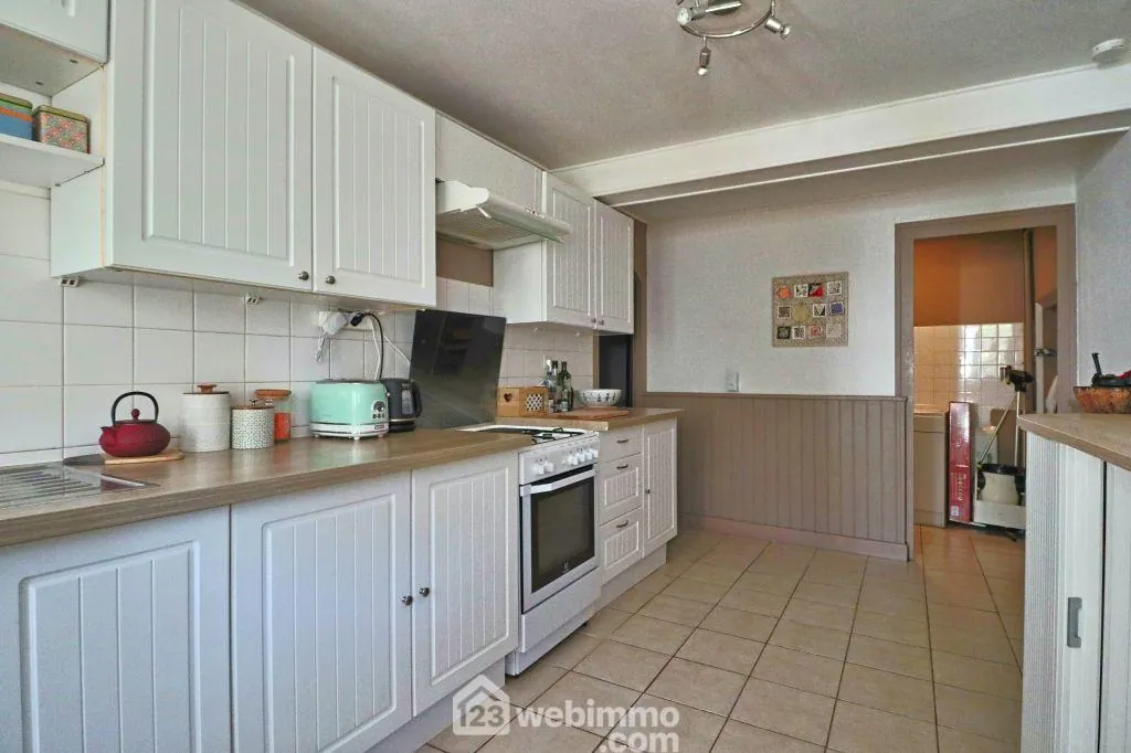 Maison rénovée de 113 m² avec jardin clos à Civray 86400 