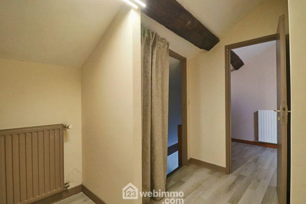 Maison rénovée de 113 m² avec jardin clos à Civray 86400 