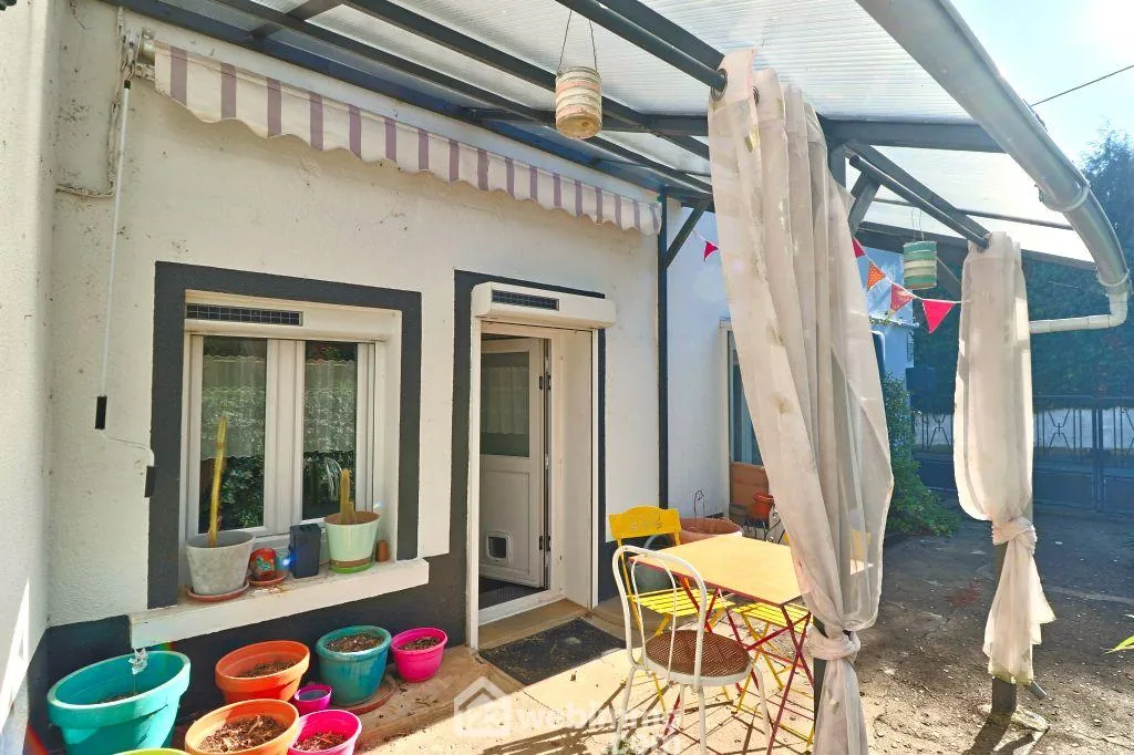 Maison rénovée de 113 m² avec jardin clos à Civray 86400 