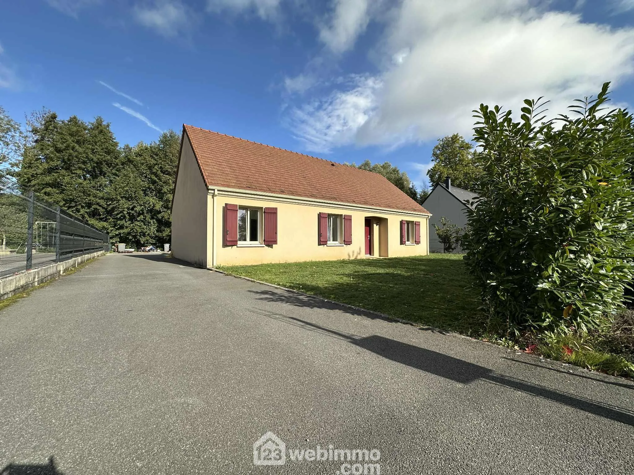 Maison de plain-pied 117 m² à Mons en Laonnois avec jardin et garage 