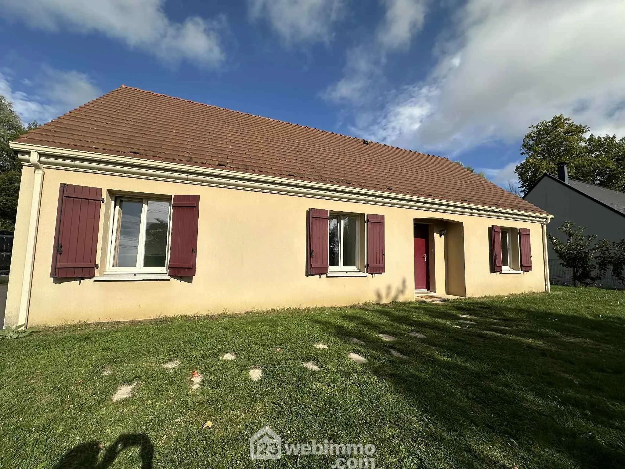 Maison de plain-pied 117 m² à Mons en Laonnois avec jardin et garage 