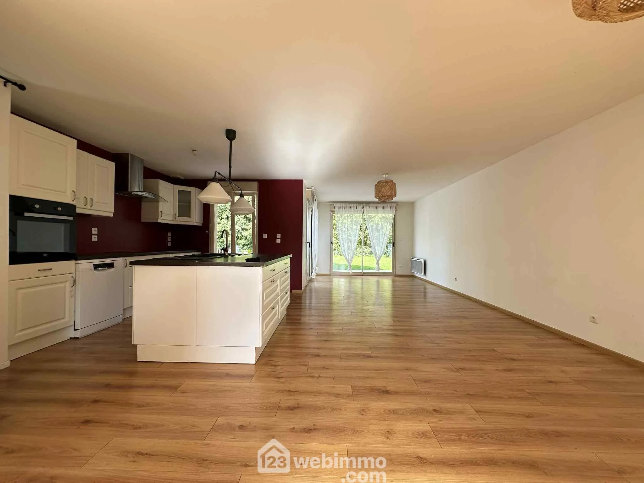 Maison de plain-pied 117 m² à Mons en Laonnois avec jardin et garage 