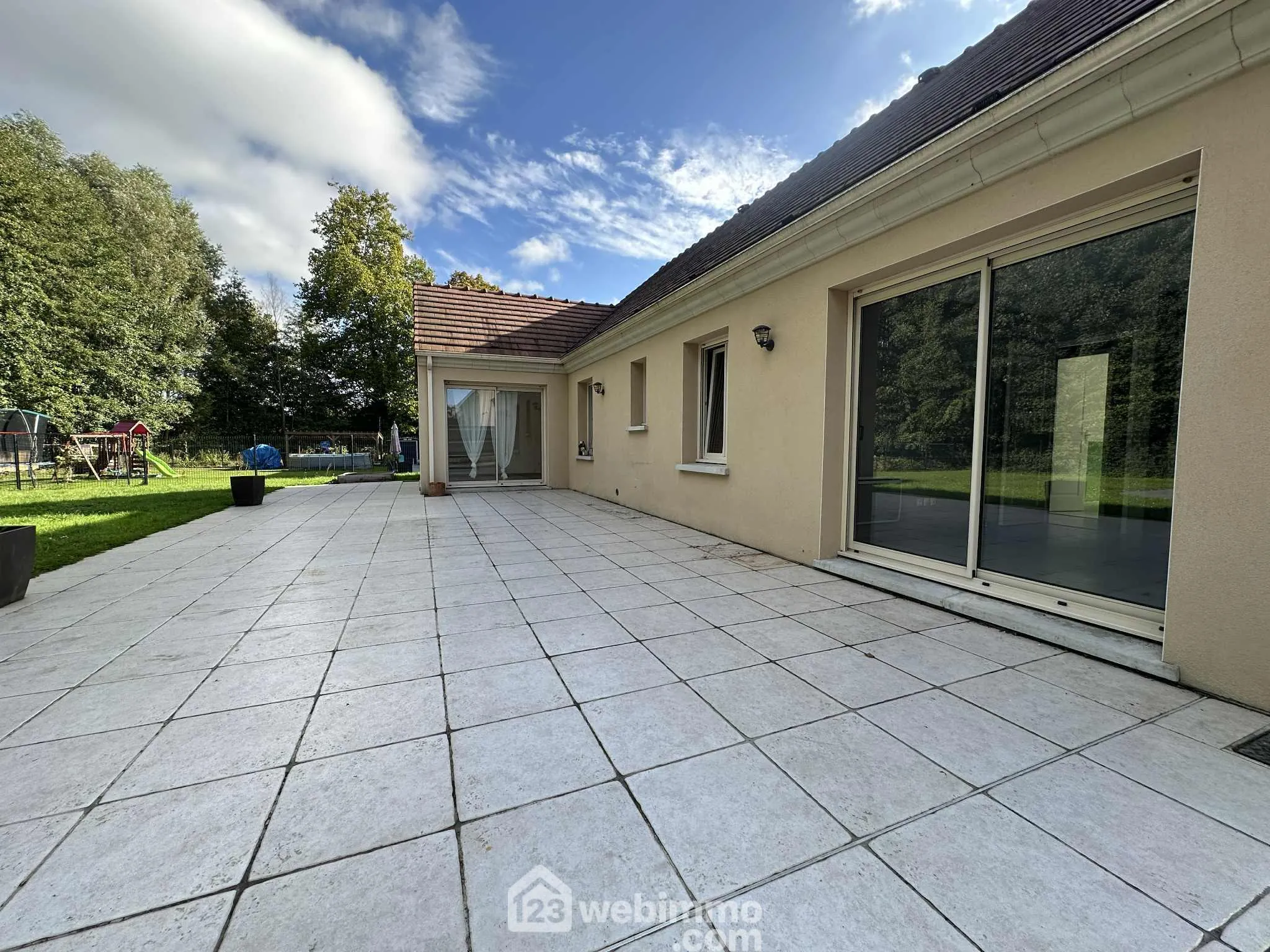 Maison de plain-pied 117 m² à Mons en Laonnois avec jardin et garage 