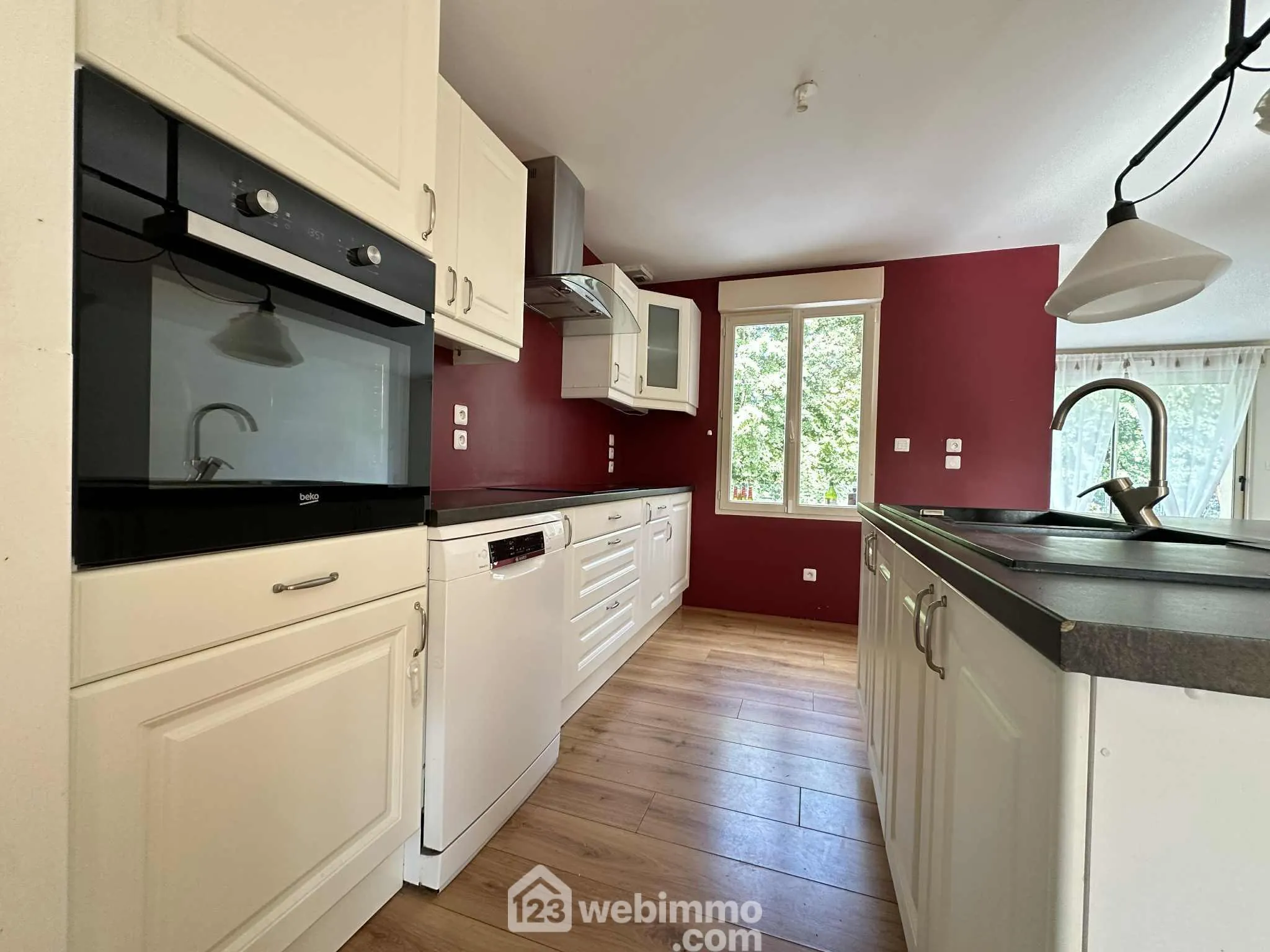 Maison de plain-pied 117 m² à Mons en Laonnois avec jardin et garage 