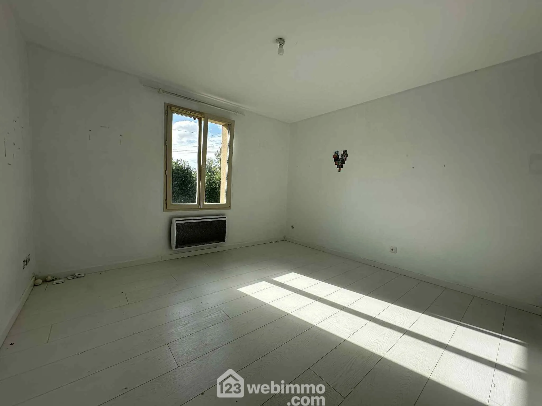 Maison de plain-pied 117 m² à Mons en Laonnois avec jardin et garage 