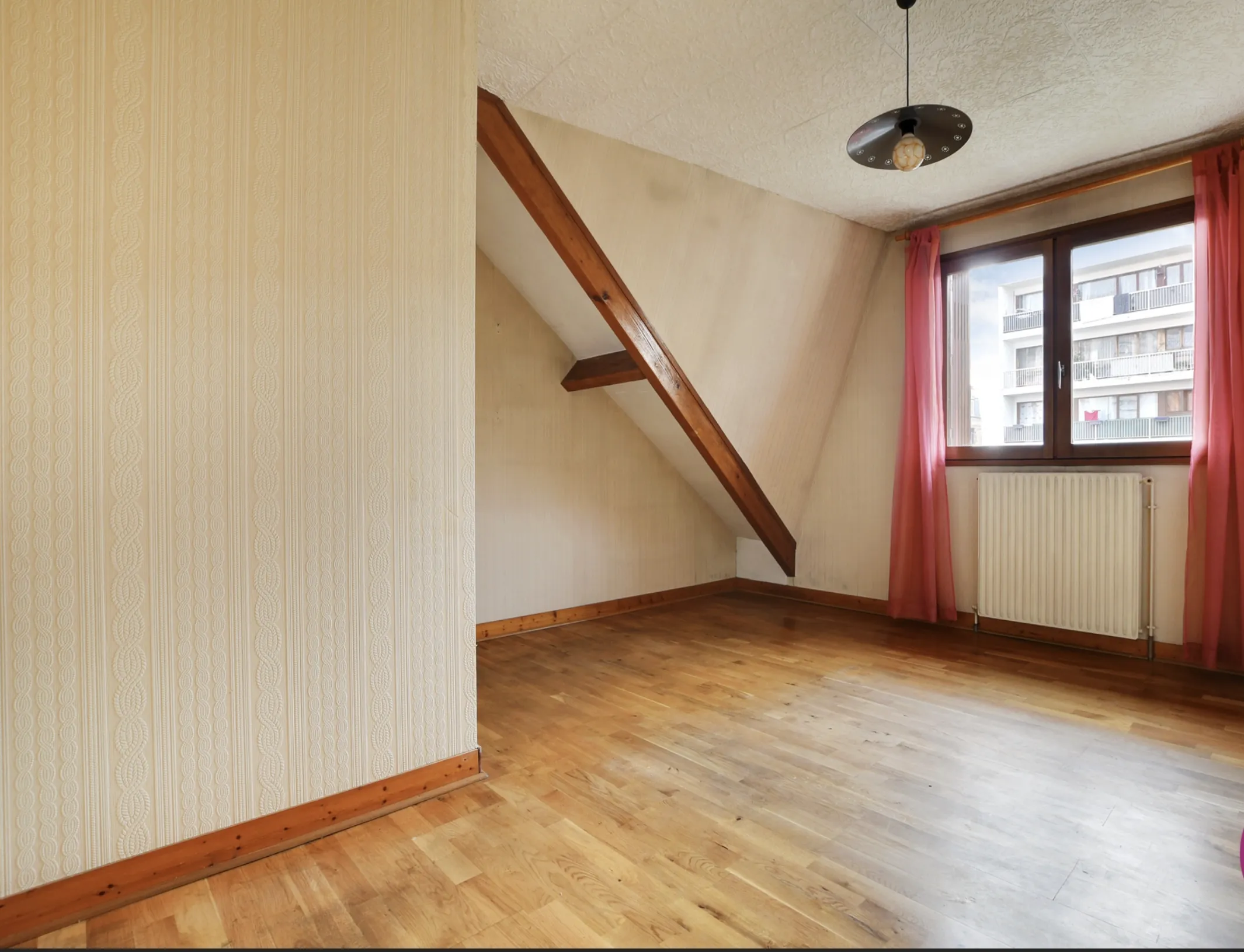 Maison à rénover de 85 m² avec jardin et parking à Draveil 