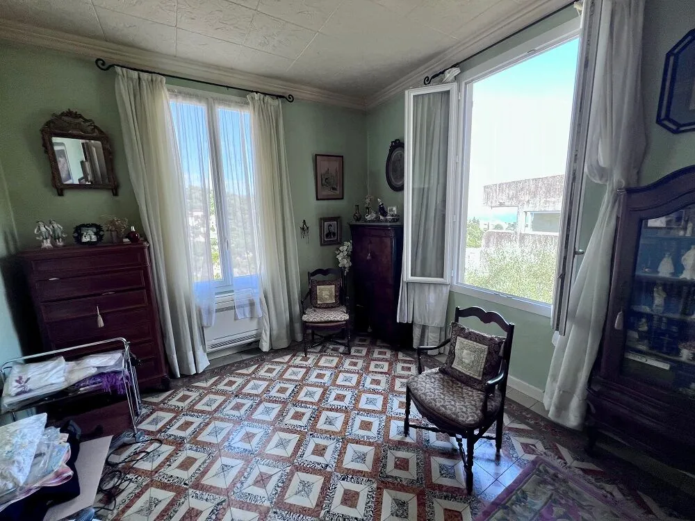 Appartement 3 pièces en vente à Nice Bellet avec garage et vue dégagée 