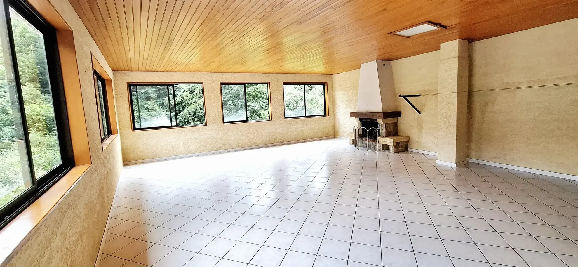 Maison de village avec jardin et vue sur ruisseau à Nalzen, Ariège 