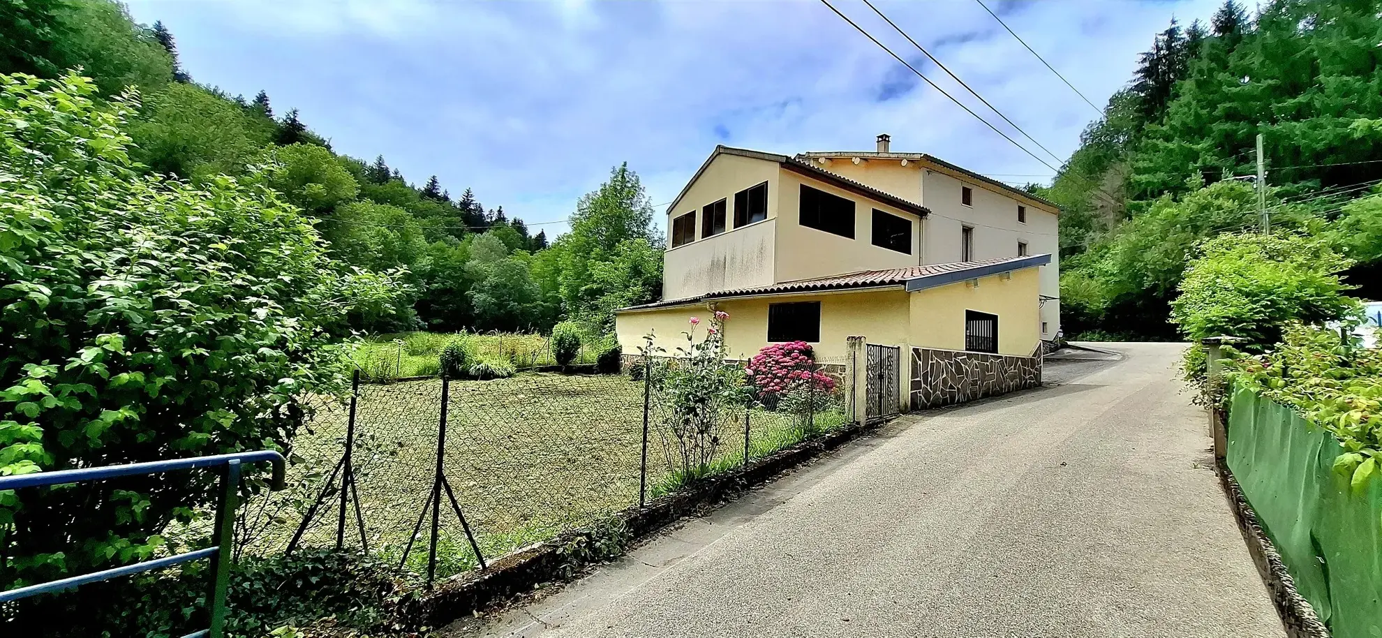 Maison de village avec jardin et vue sur ruisseau à Nalzen, Ariège