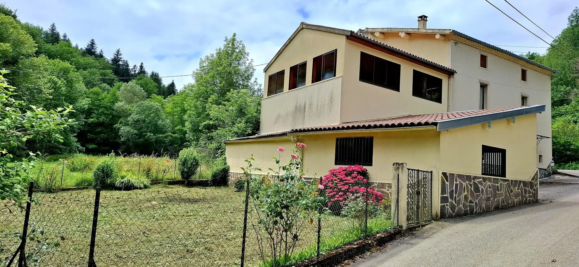 Maison de village avec jardin et vue sur ruisseau à Nalzen, Ariège 