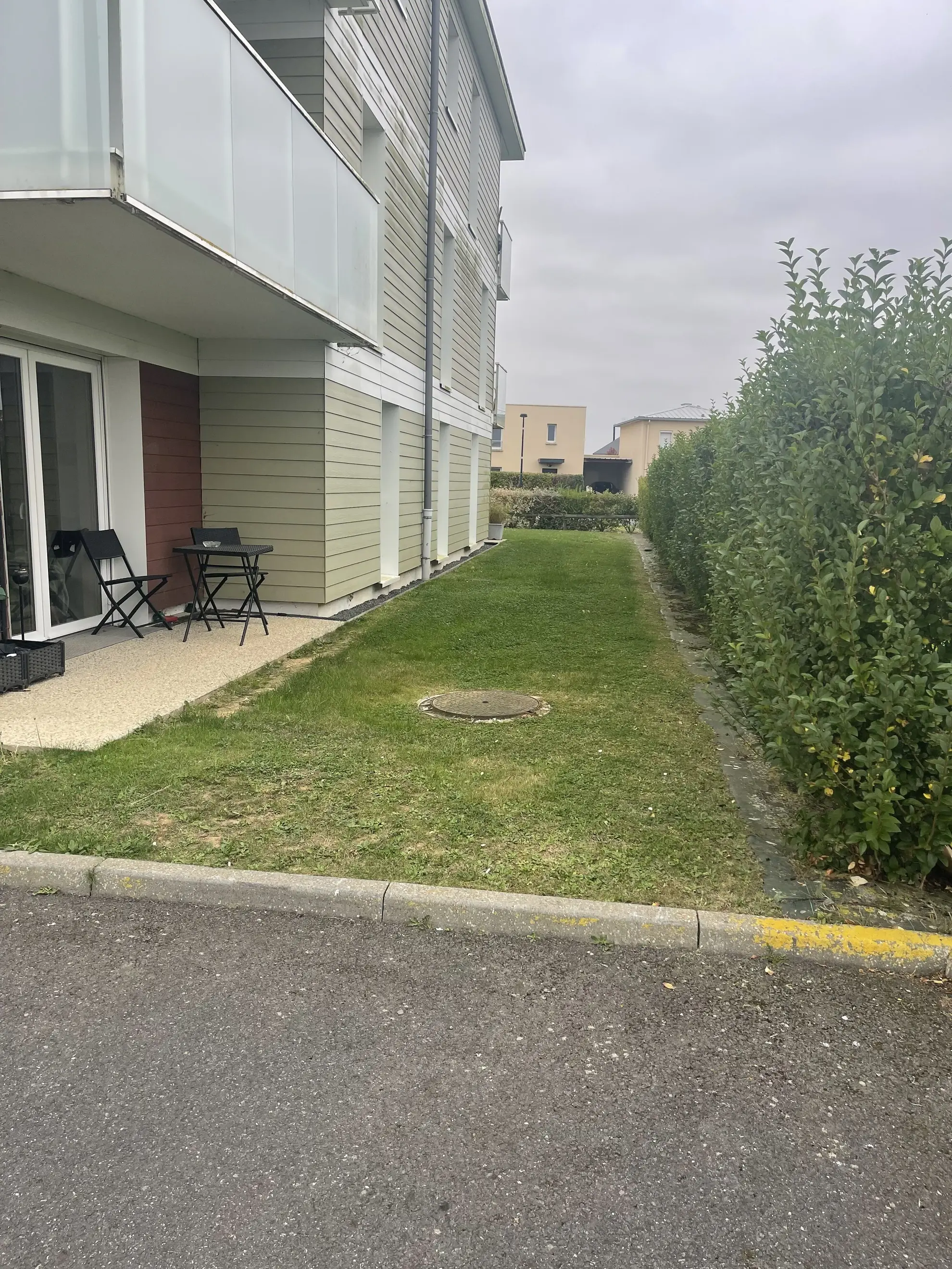 Appartement à vendre à Biéville-Beuville – 52 m², terrasse, parking, locatif en cours 
