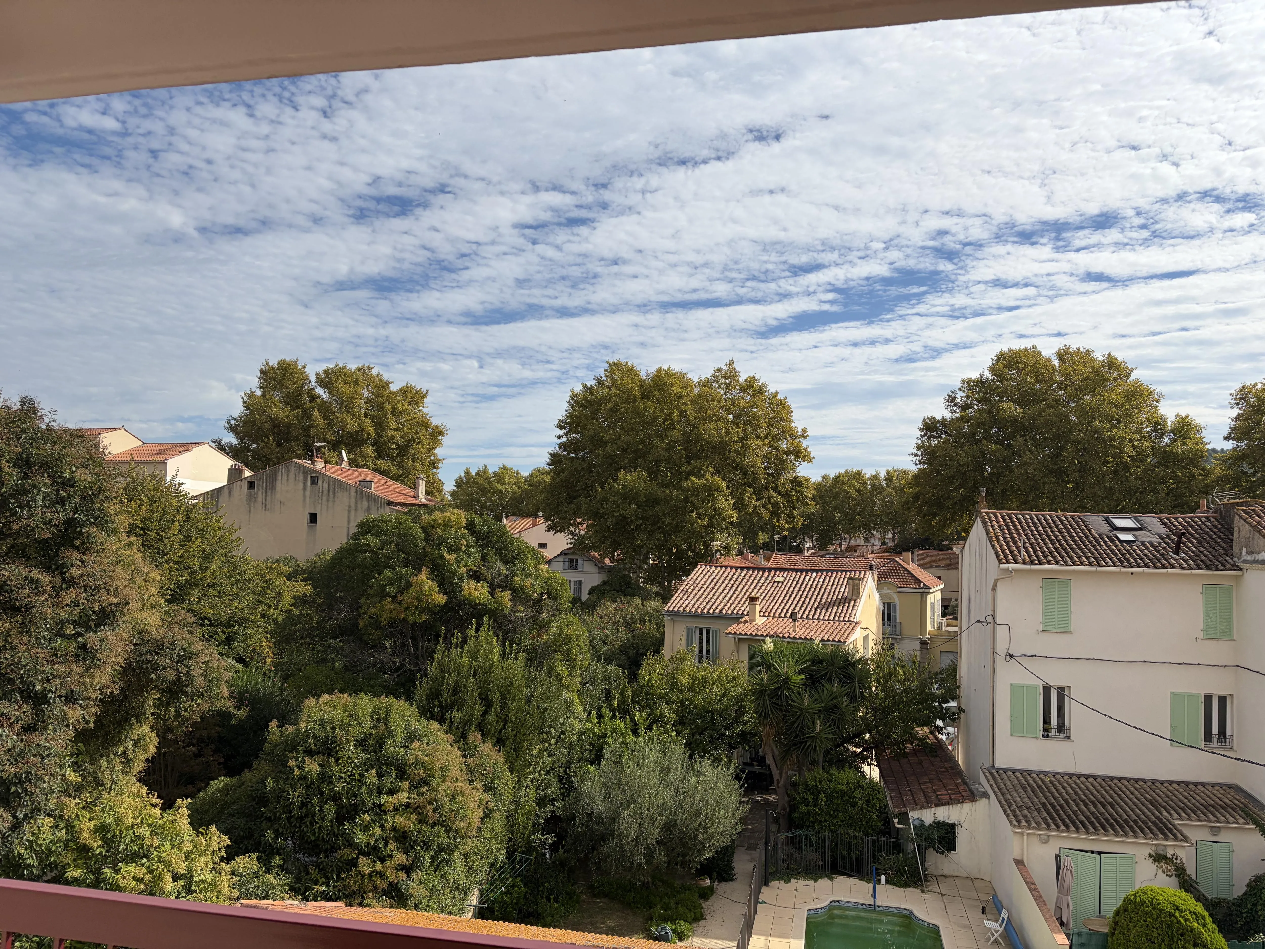 Appartement lumineux de 74 m² à La Seyne-sur-Mer, dernier étage, proche commerces