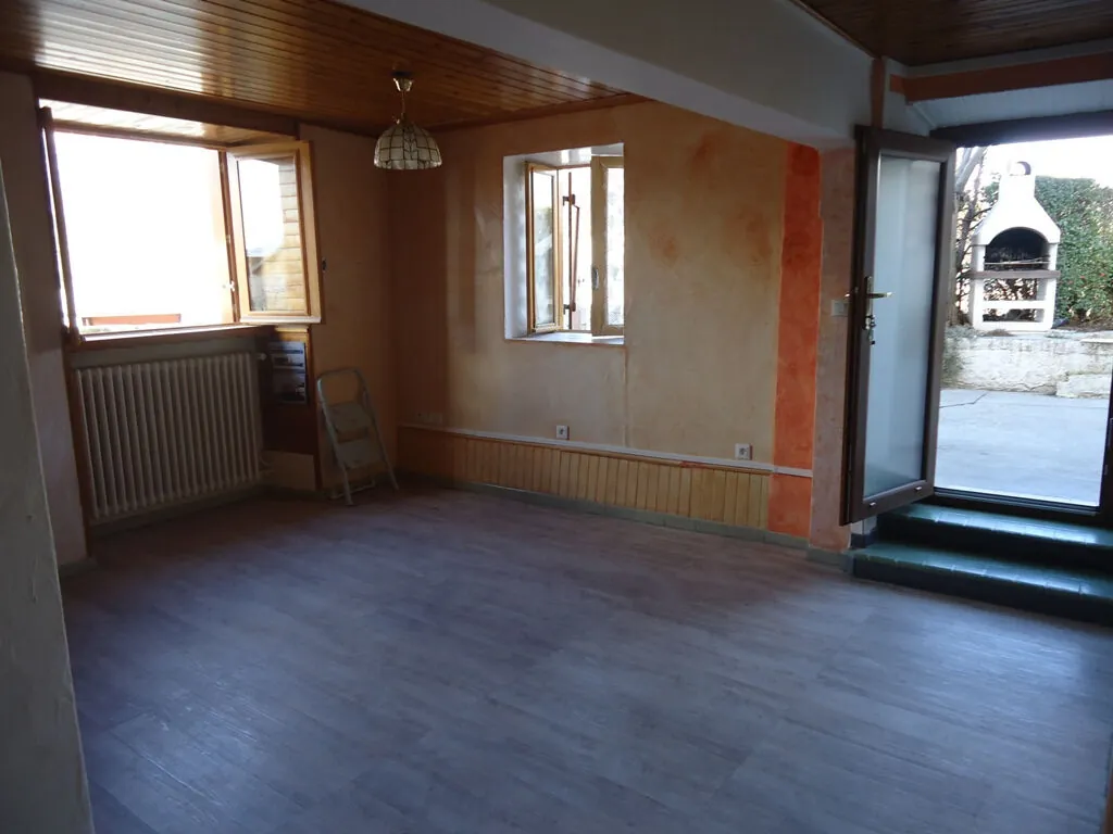 Maison de village à vendre à Savines-le-Lac avec garage et vue lac 