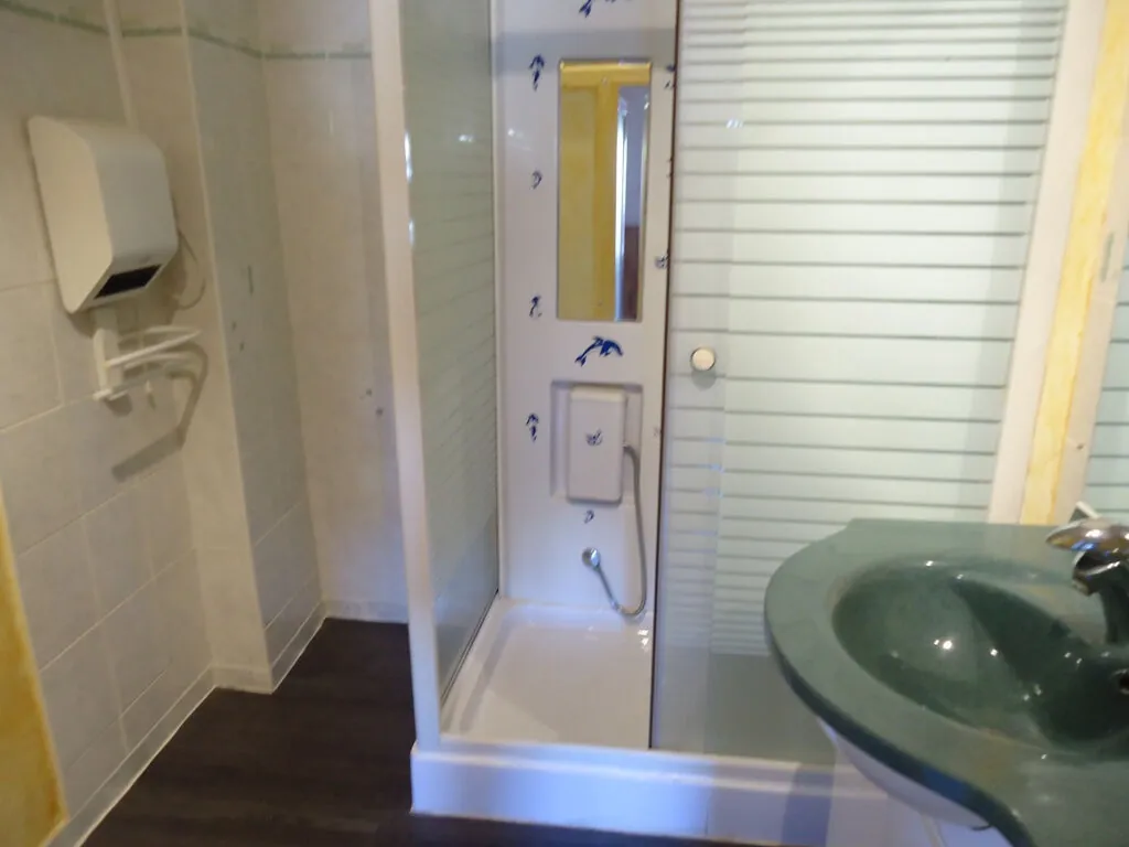 Maison de village à vendre à Savines-le-Lac avec garage et vue lac 