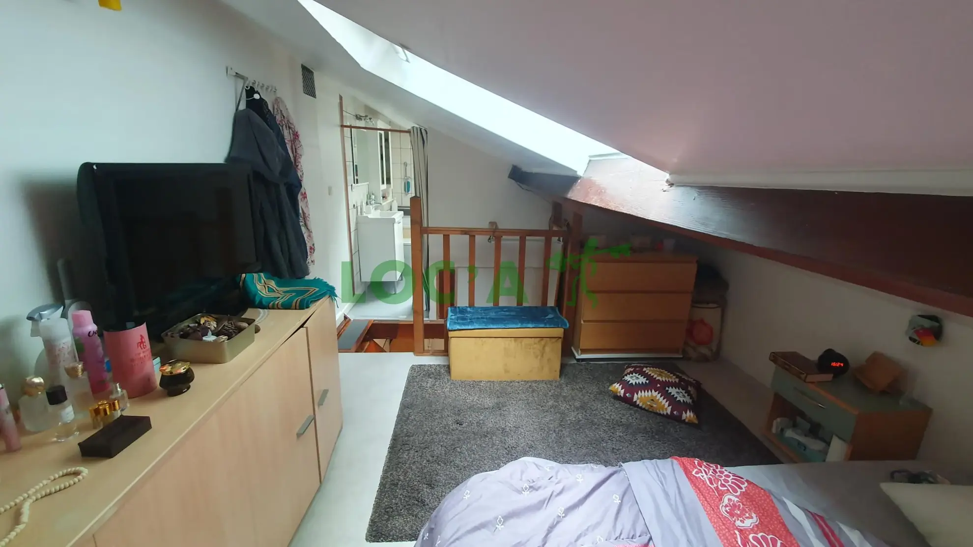 Maison F2 à vendre à Dijon centre-ville avec cour et terrasse, calme et proche commodités 