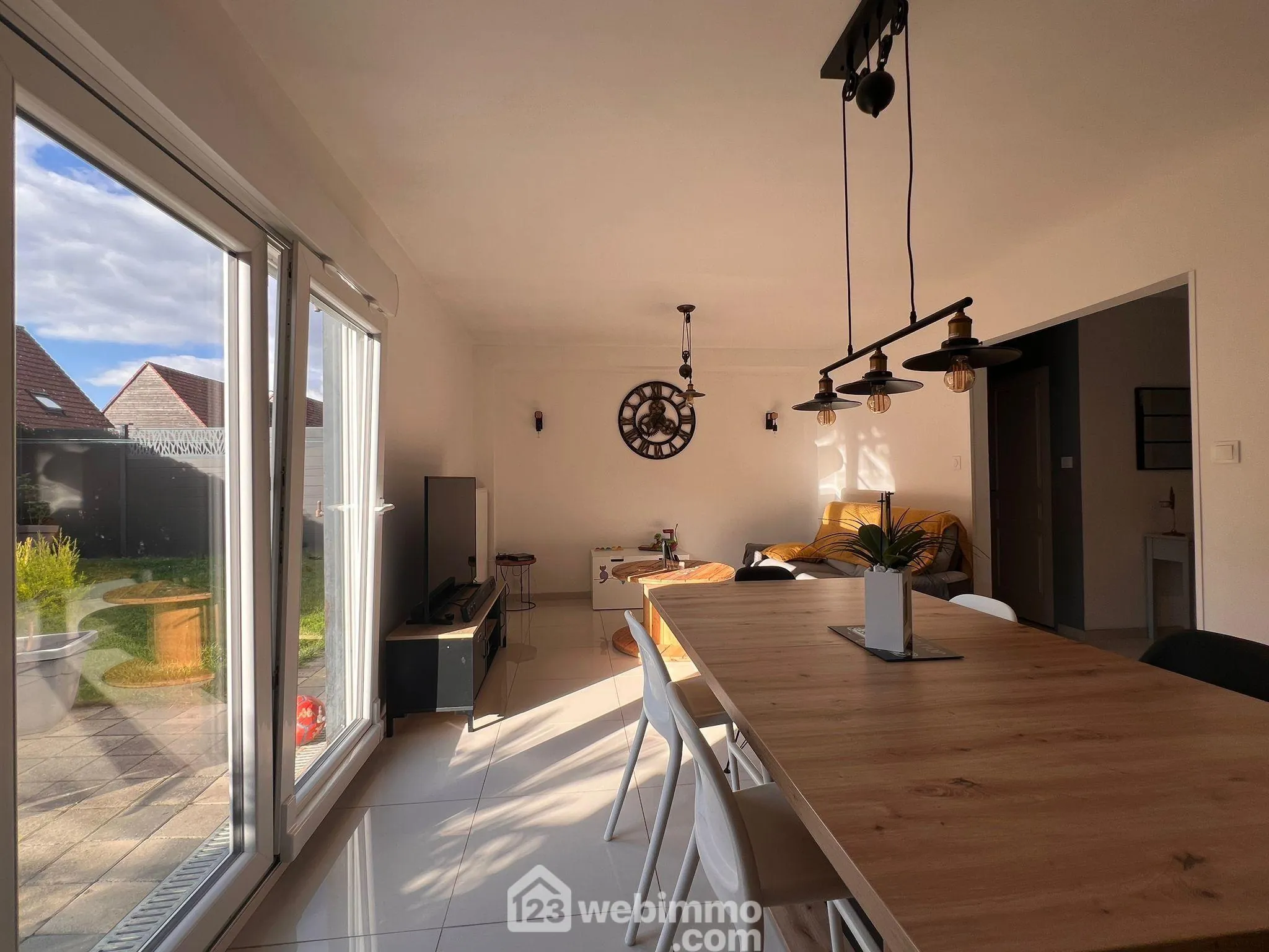 Belleville-sur-Meuse - Maison familiale de 4 chambres avec garage et jardin 