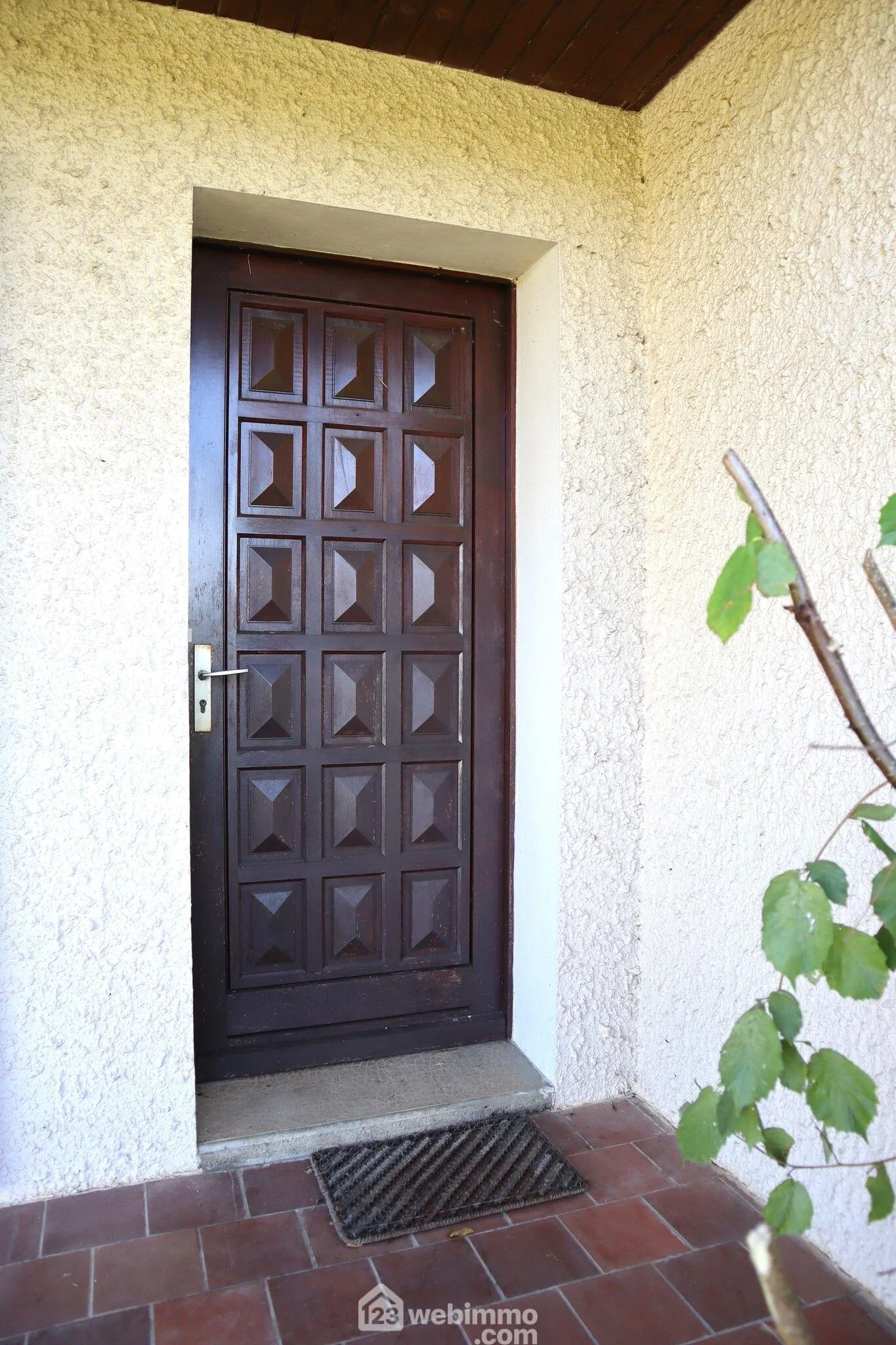 Maison individuelle de 94m² avec sous-sol à Bonnes, idéale pour vie de plain-pied 