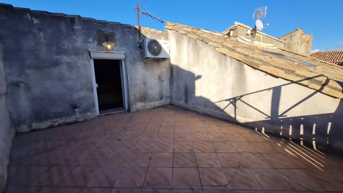 Charmante maison en pierre à Roquemaure avec terrasse et garage - Idéal primo-accédant 