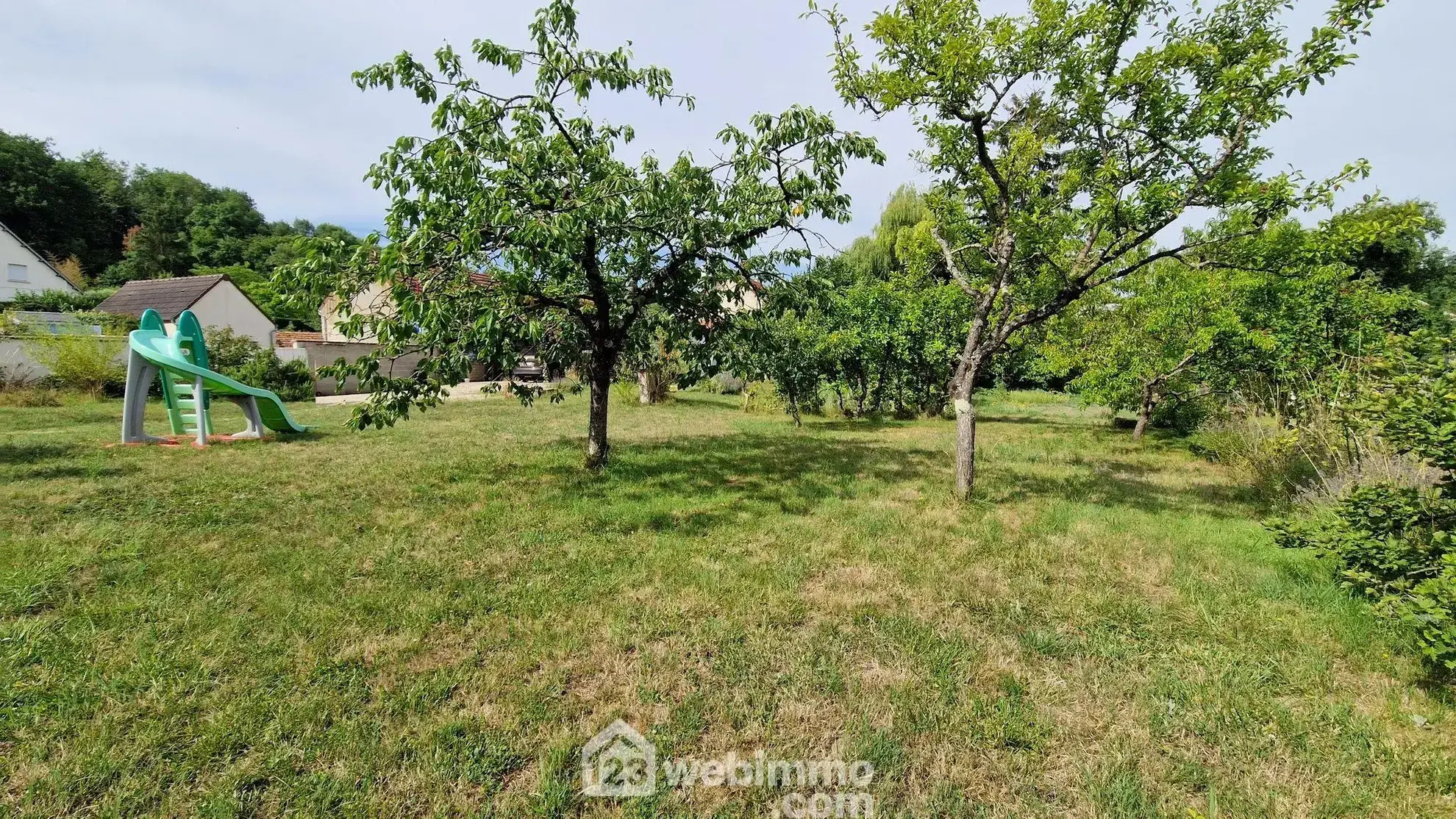 Maison en pierre de 140 m² à Veslud, rénovée et prête à vivre 