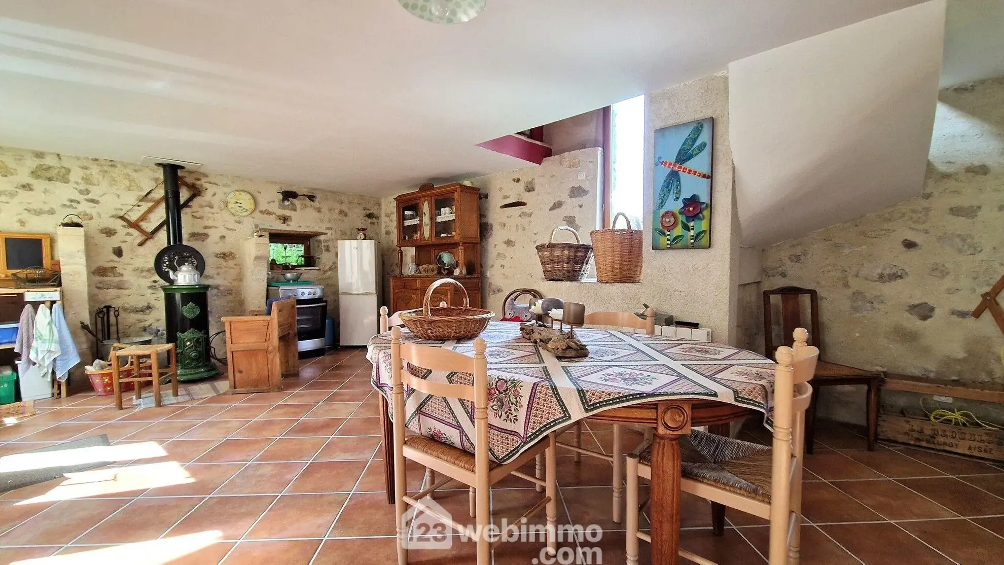 Maison en pierre de 140 m² à Veslud, rénovée et prête à vivre 