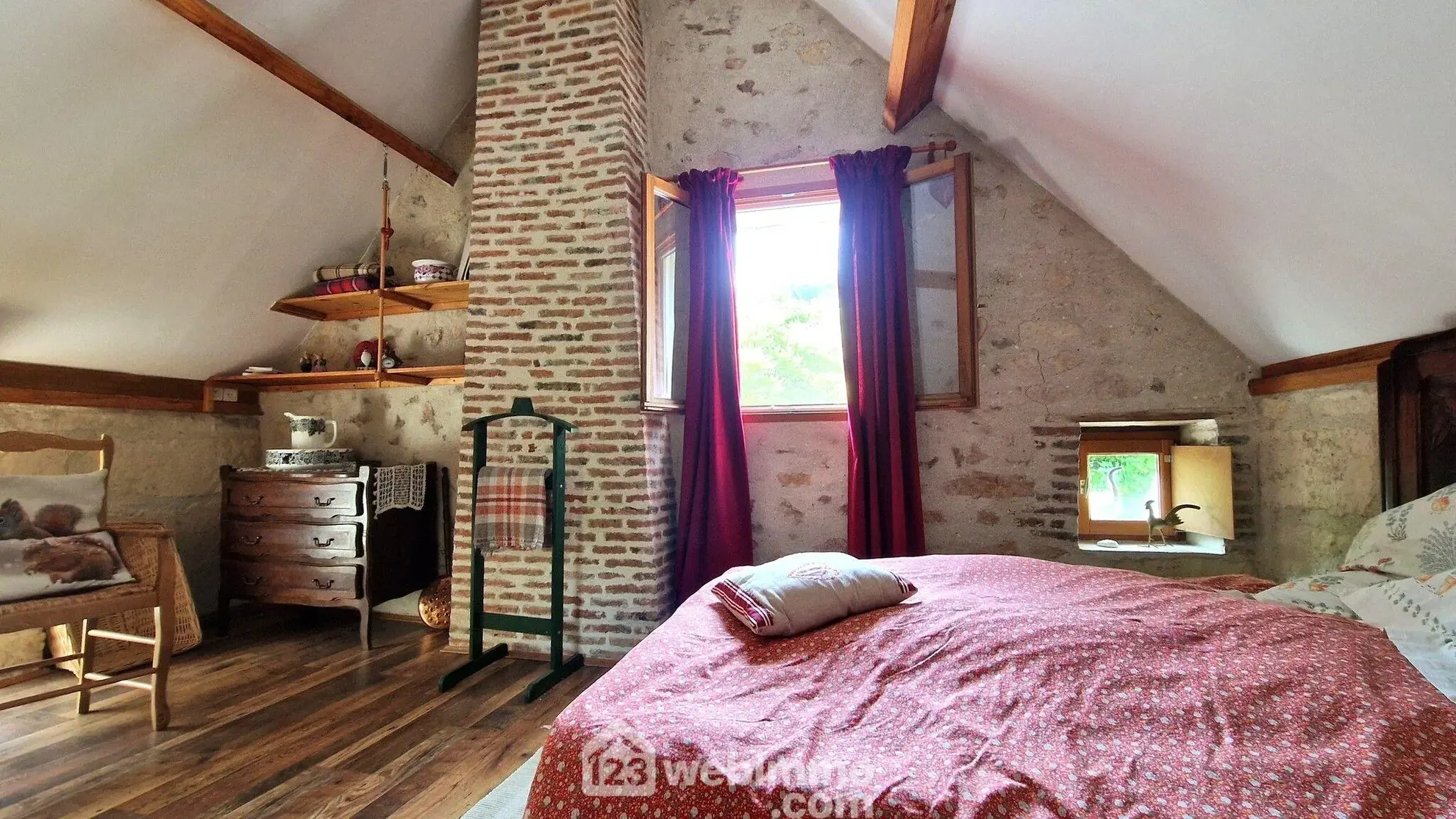 Maison en pierre de 140 m² à Veslud, rénovée et prête à vivre 