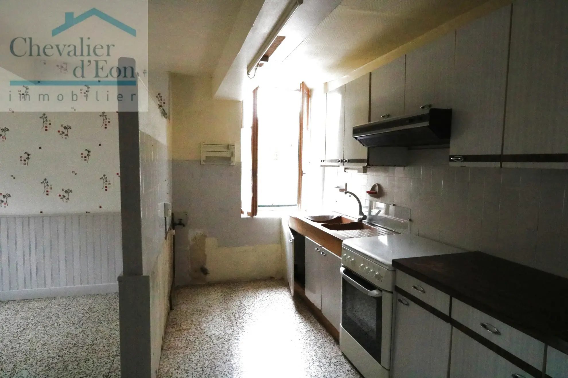 Maison de village à Tronchoy avec dépendances et cour privée – 160 m² 