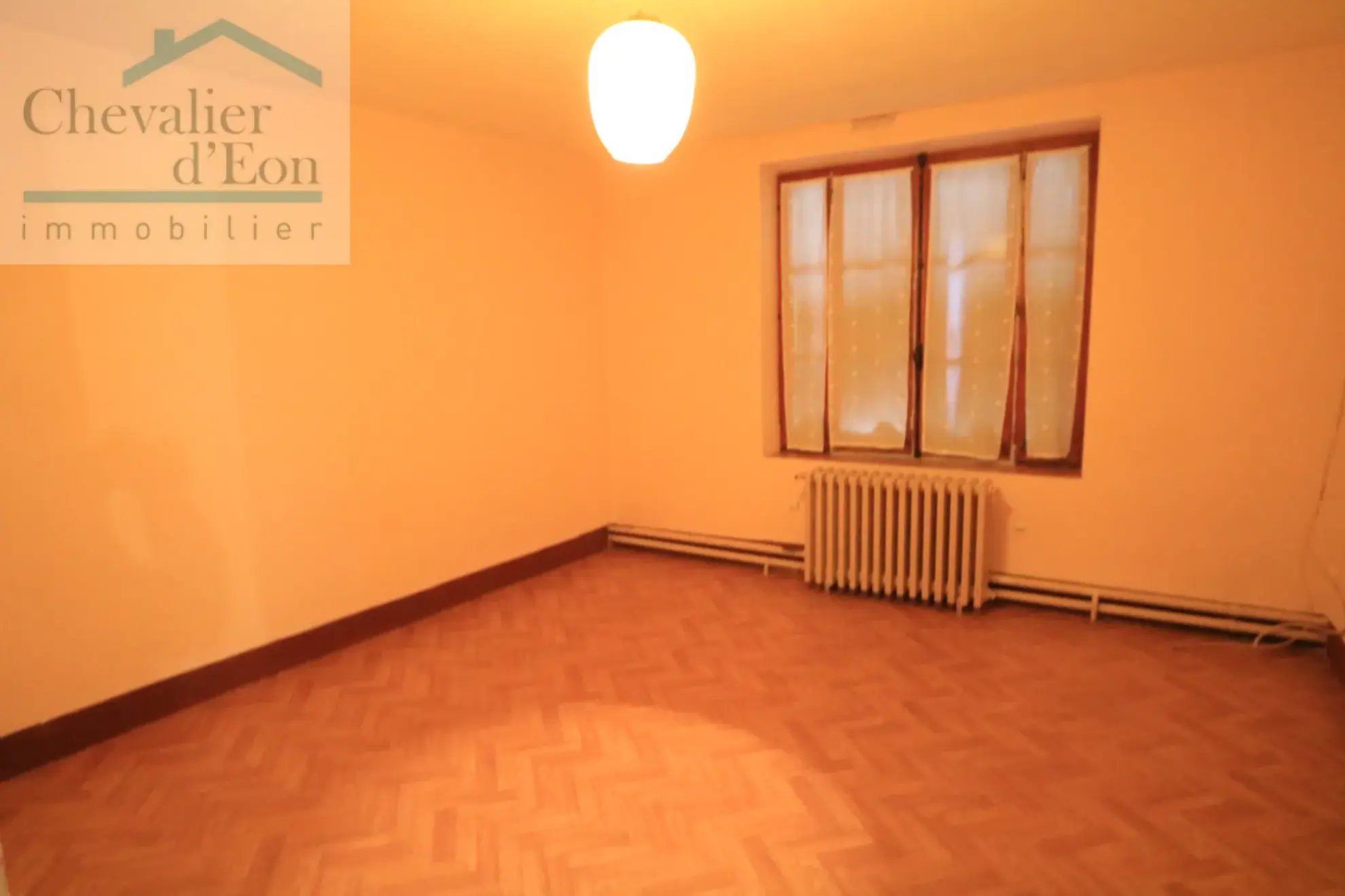 Maison de village à Tronchoy avec dépendances et cour privée – 160 m² 