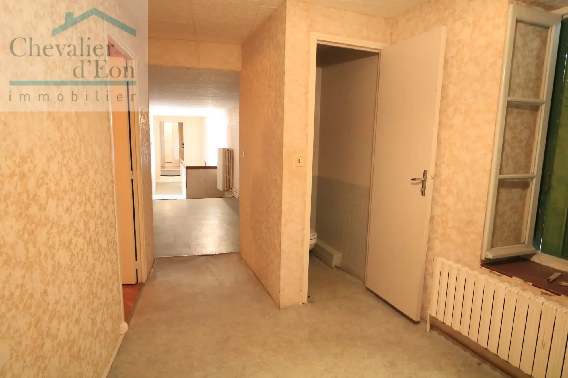 Maison de village à Tronchoy avec dépendances et cour privée – 160 m² 